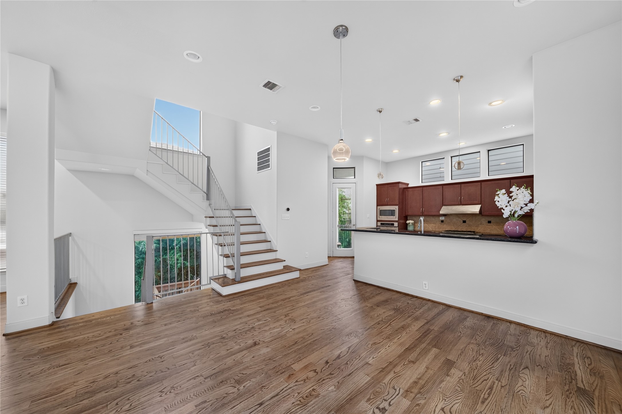 818 Lester Street Property Photo 14