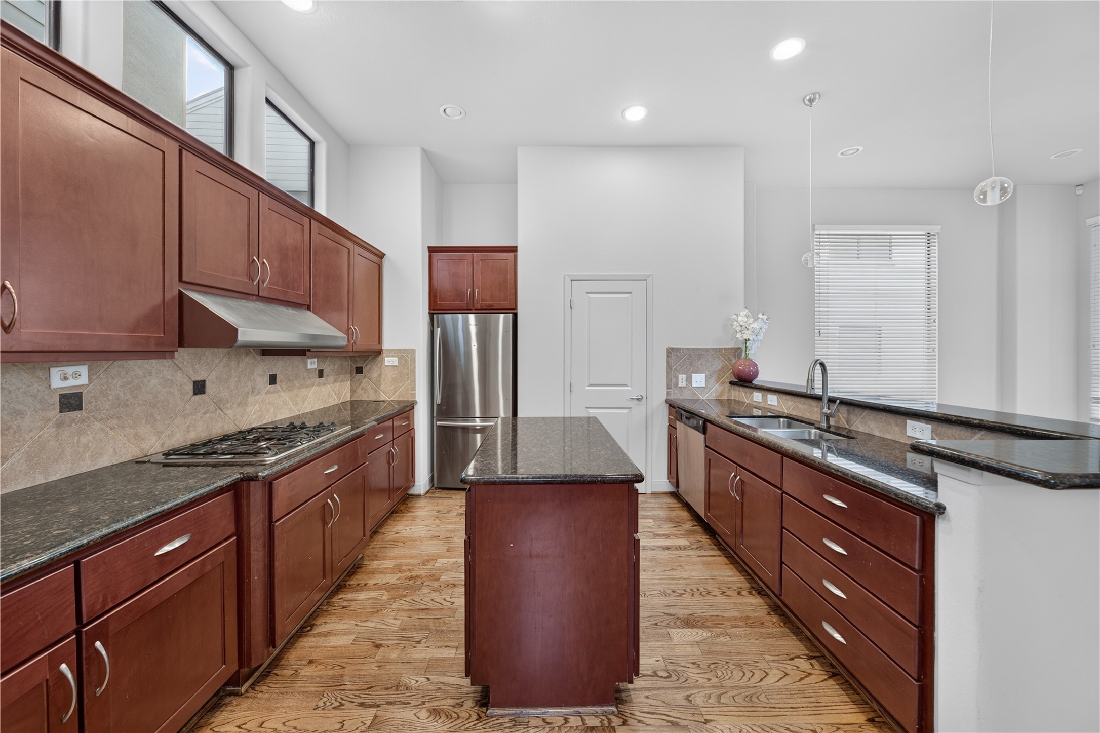 818 Lester Street Property Photo 17