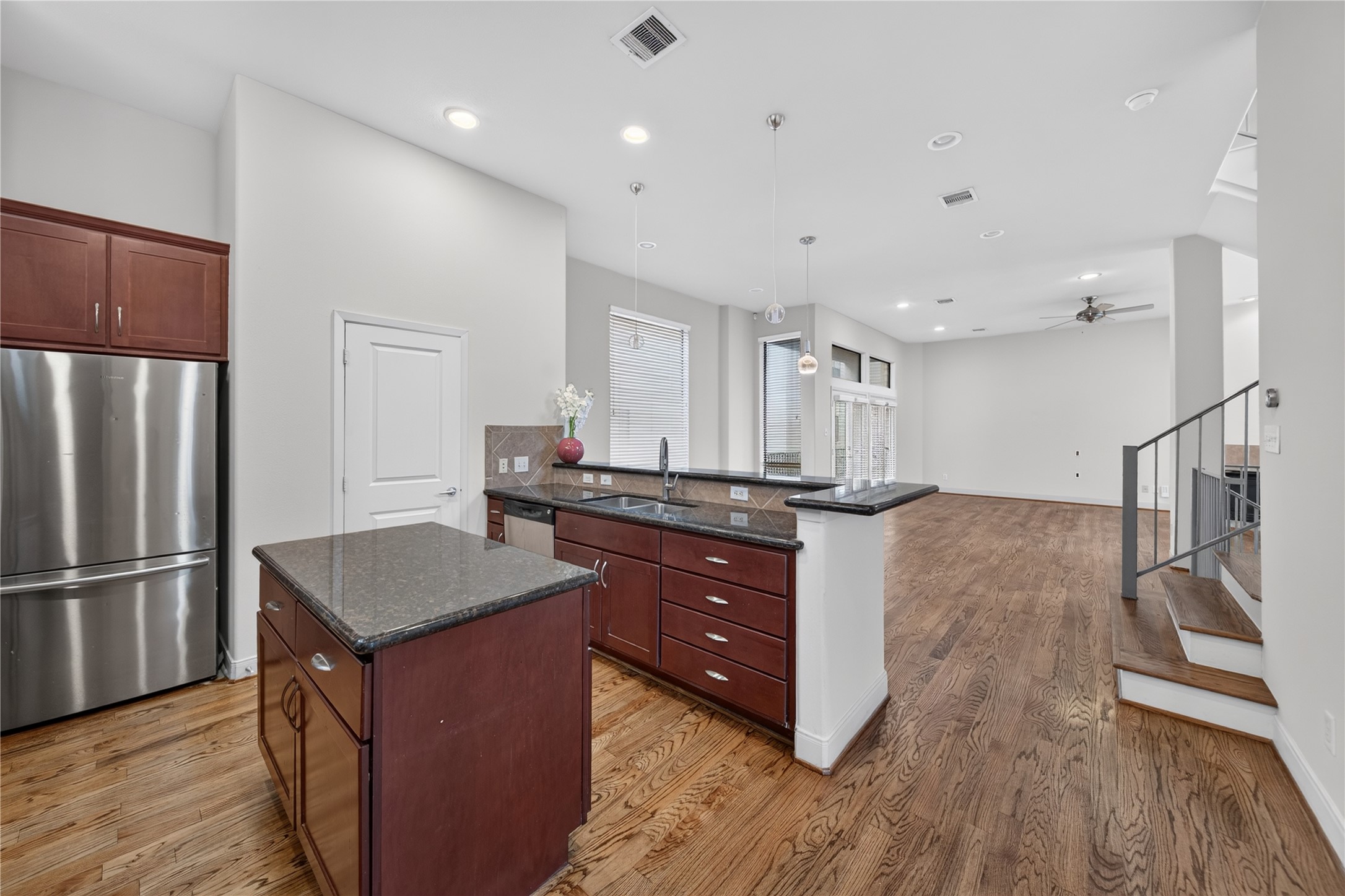 818 Lester Street Property Photo 18