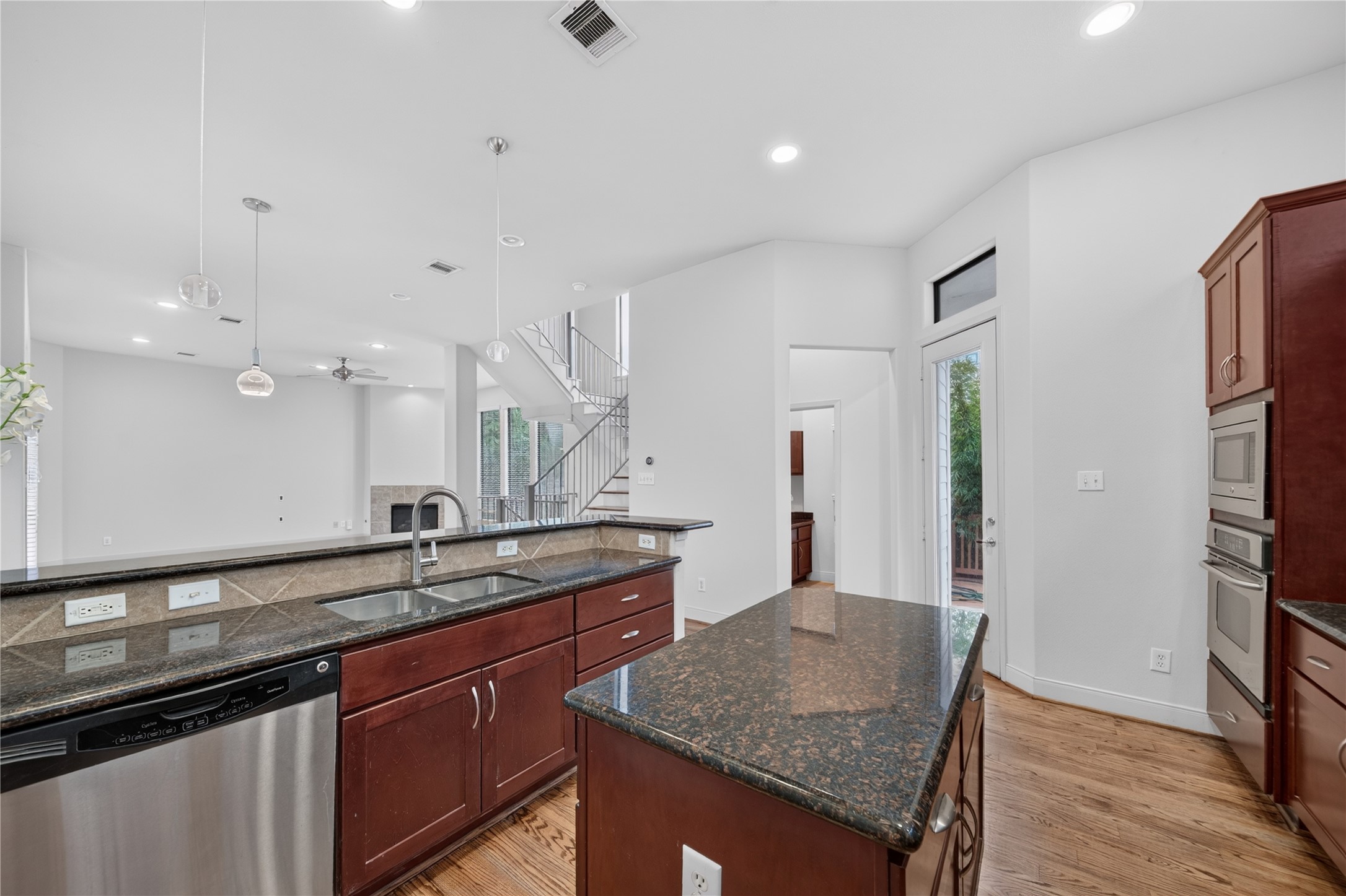 818 Lester Street Property Photo 19
