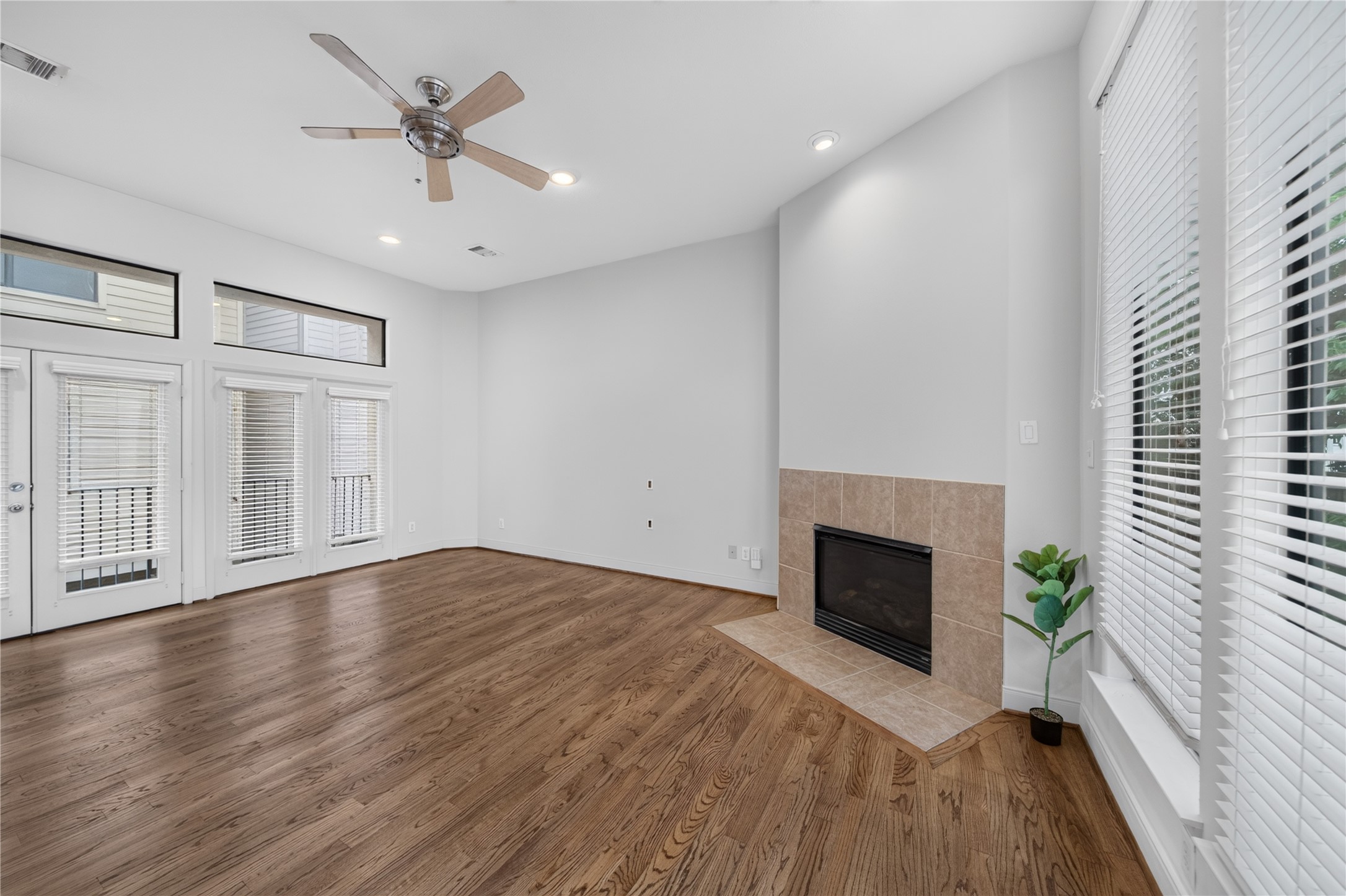 818 Lester Street Property Photo 24
