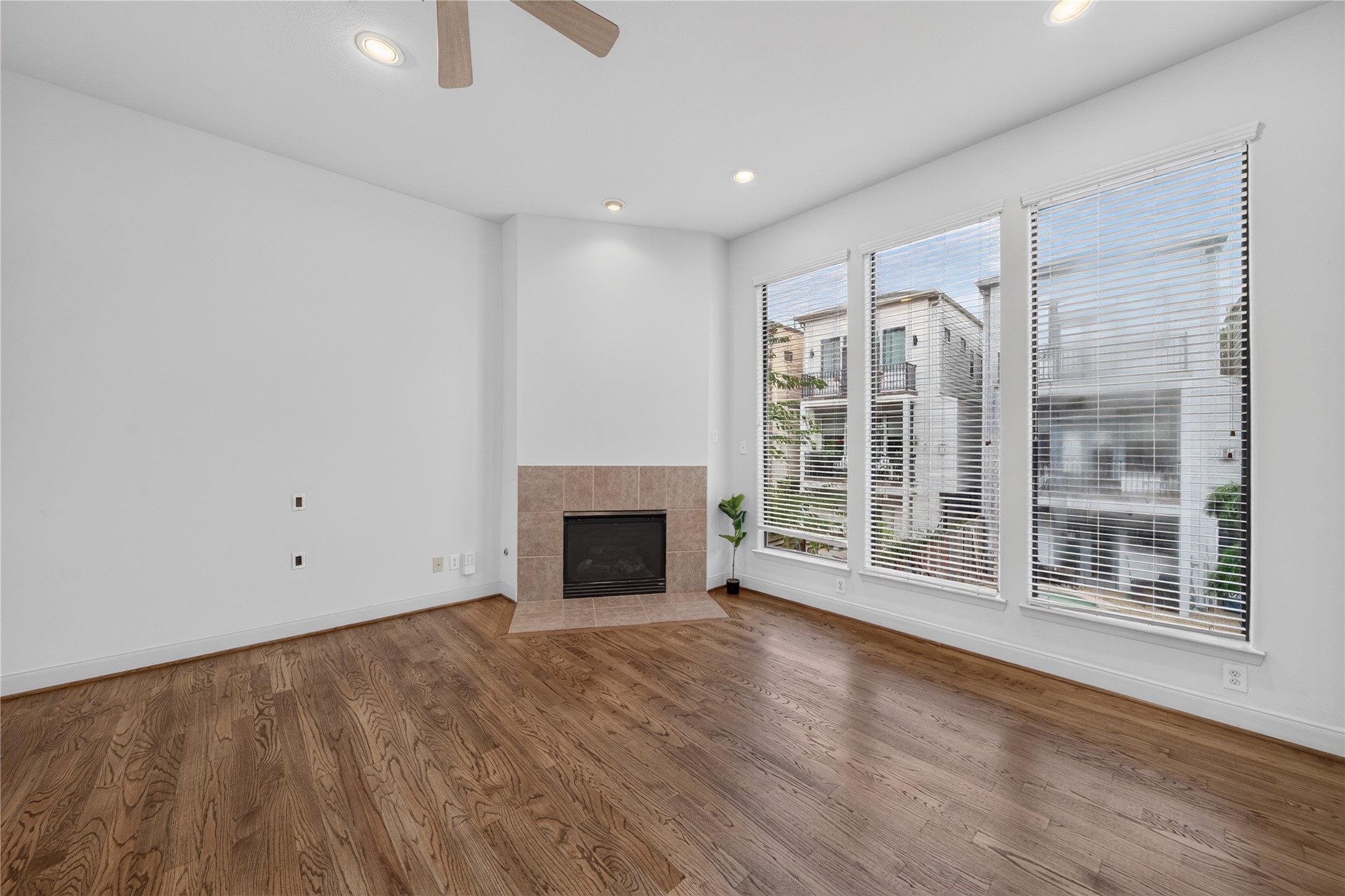 818 Lester Street Property Photo 25