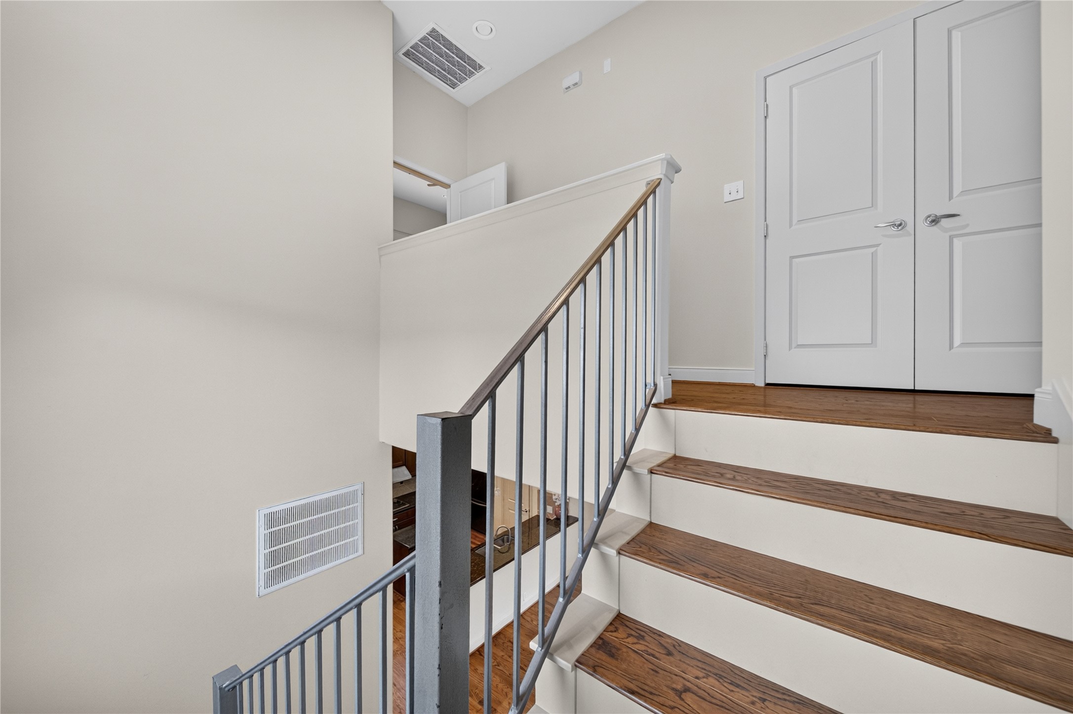 818 Lester Street Property Photo 29