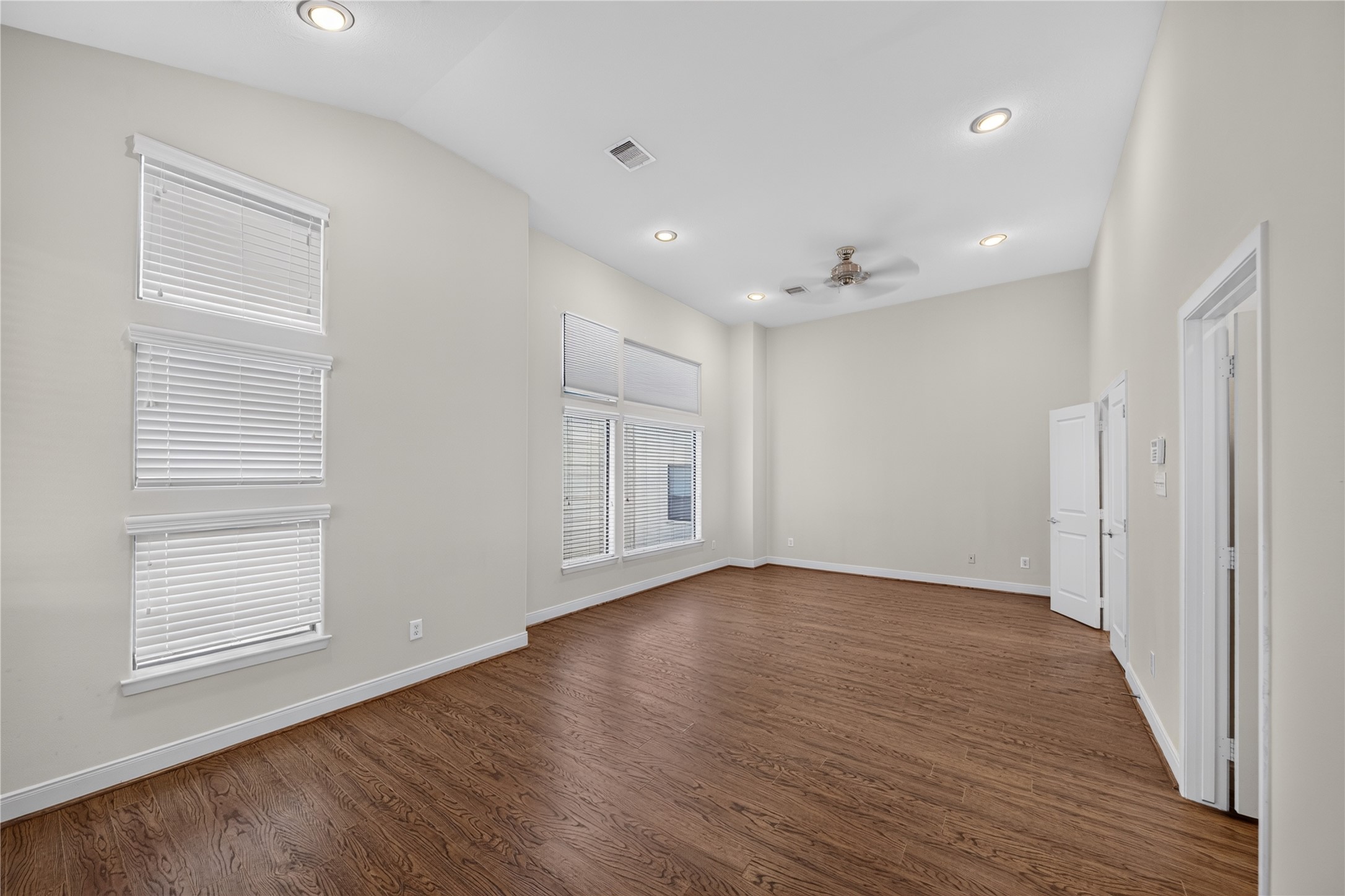 818 Lester Street Property Photo 31