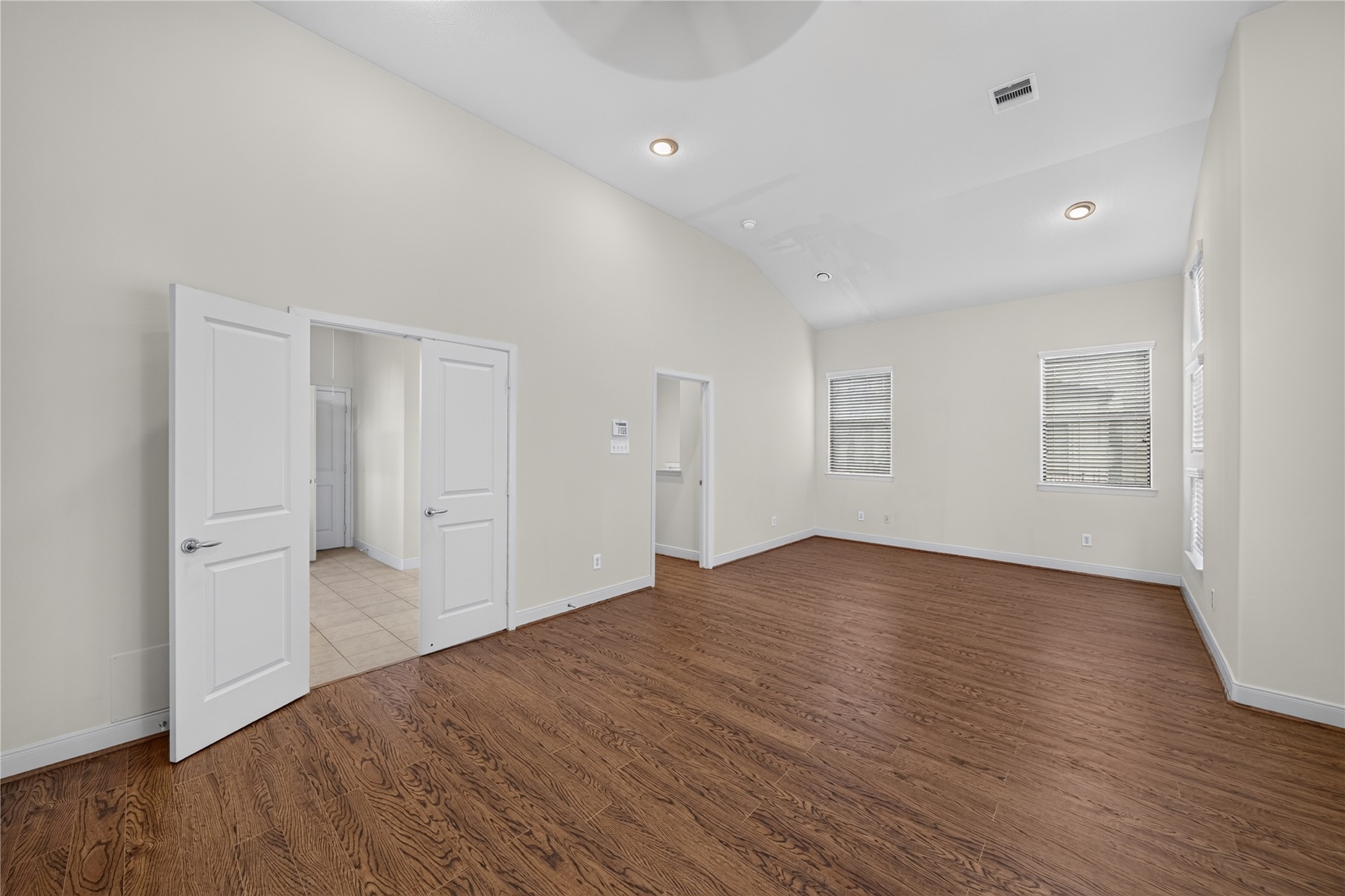 818 Lester Street Property Photo 33