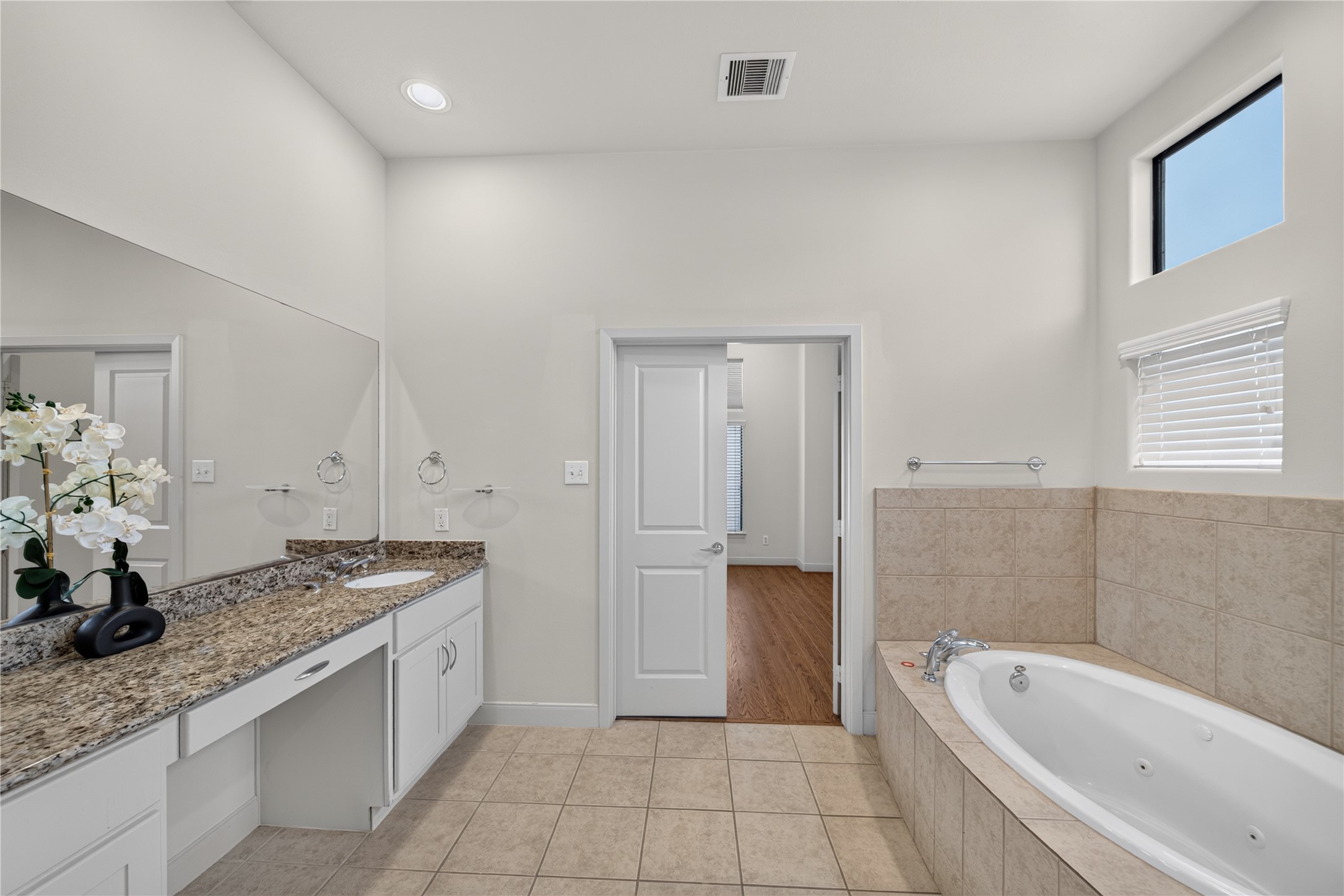 818 Lester Street Property Photo 36