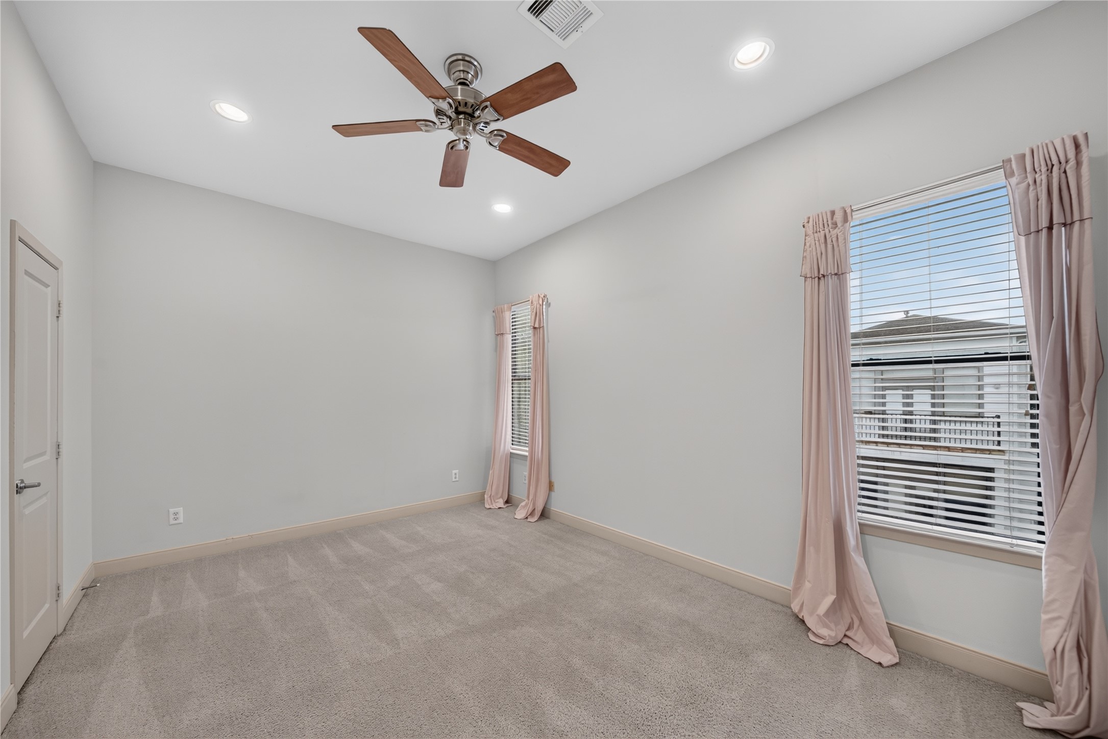 818 Lester Street Property Photo 40