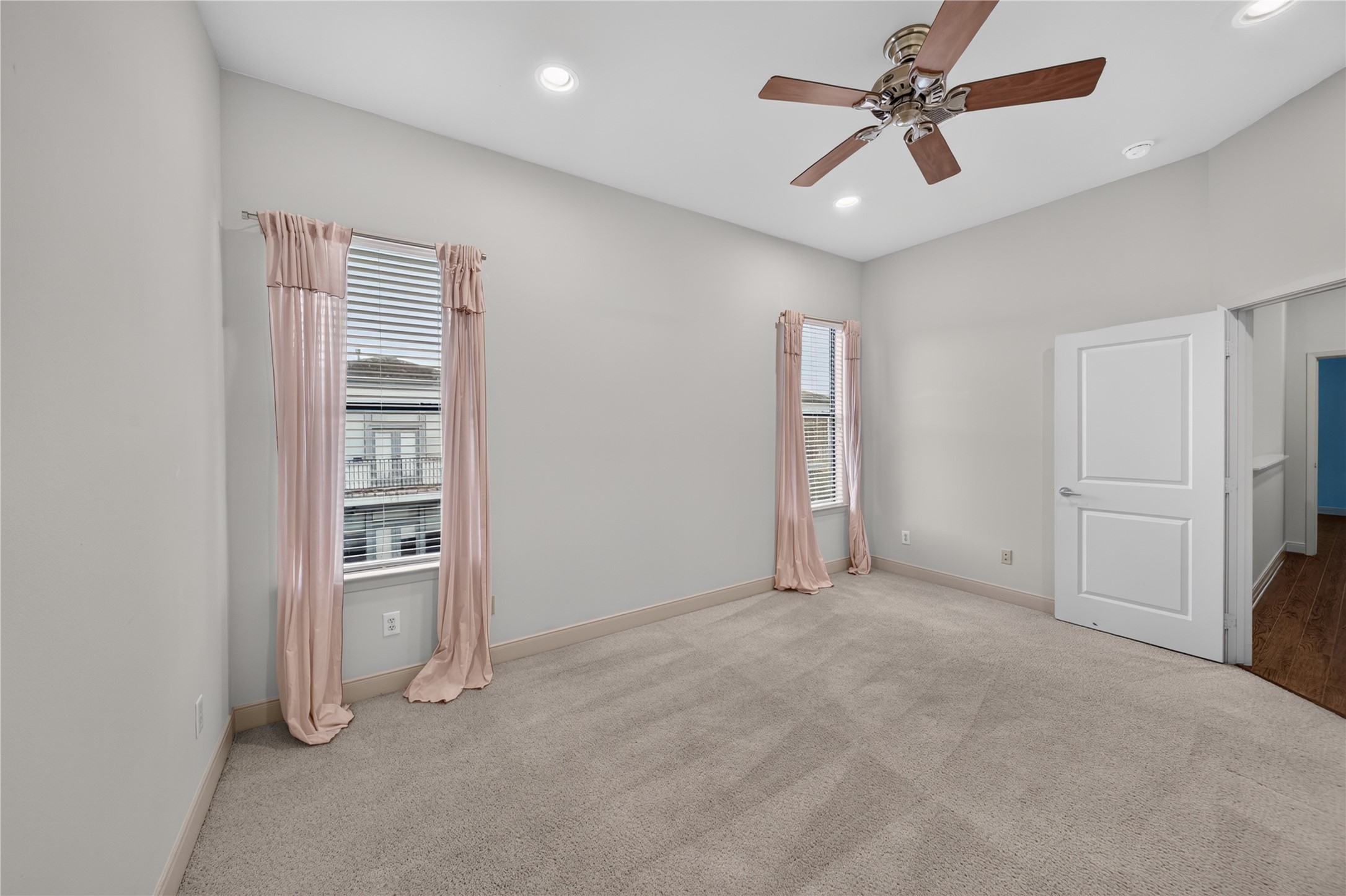 818 Lester Street Property Photo 42