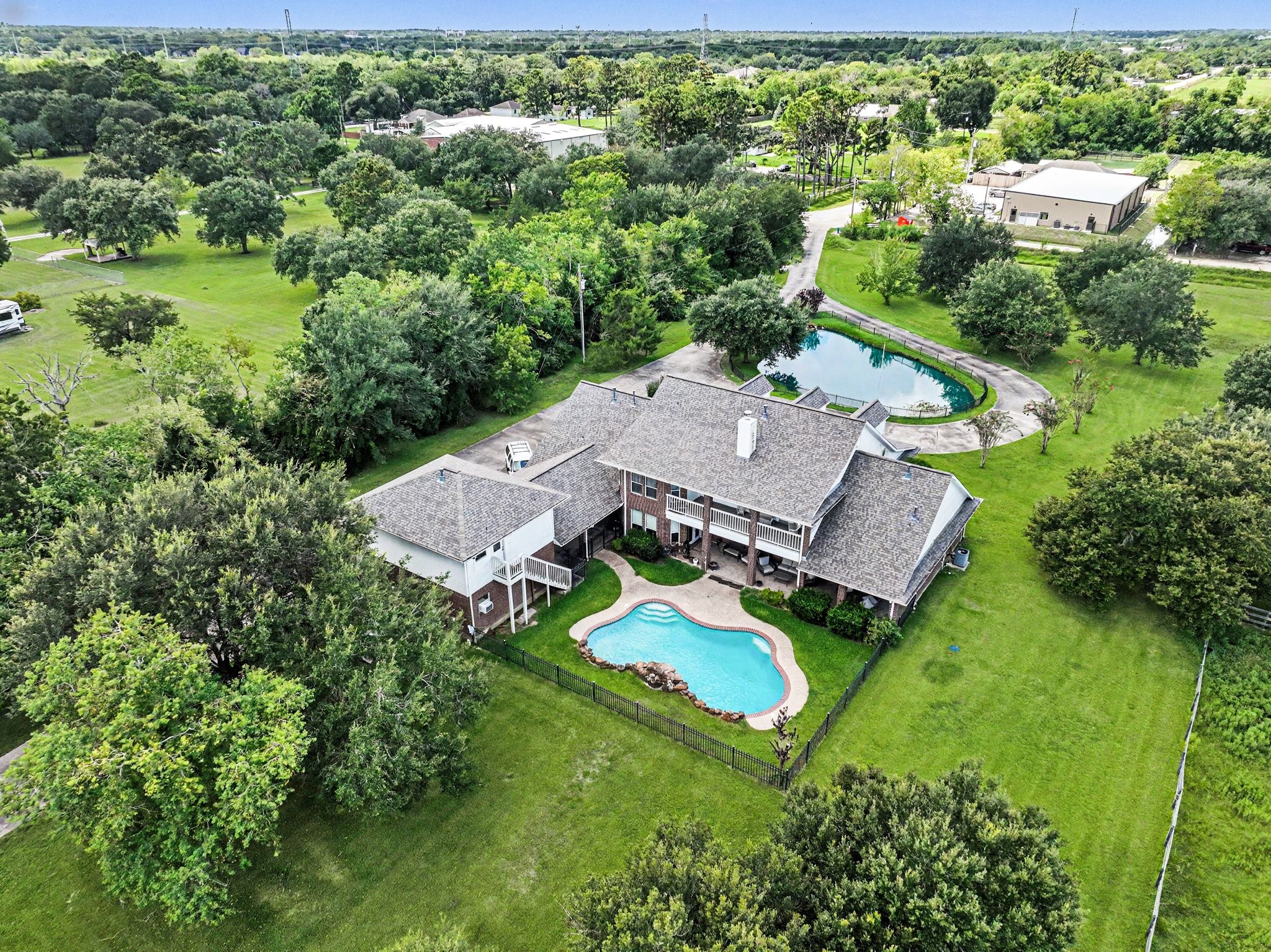 2275 Washington Avenue Property Photo