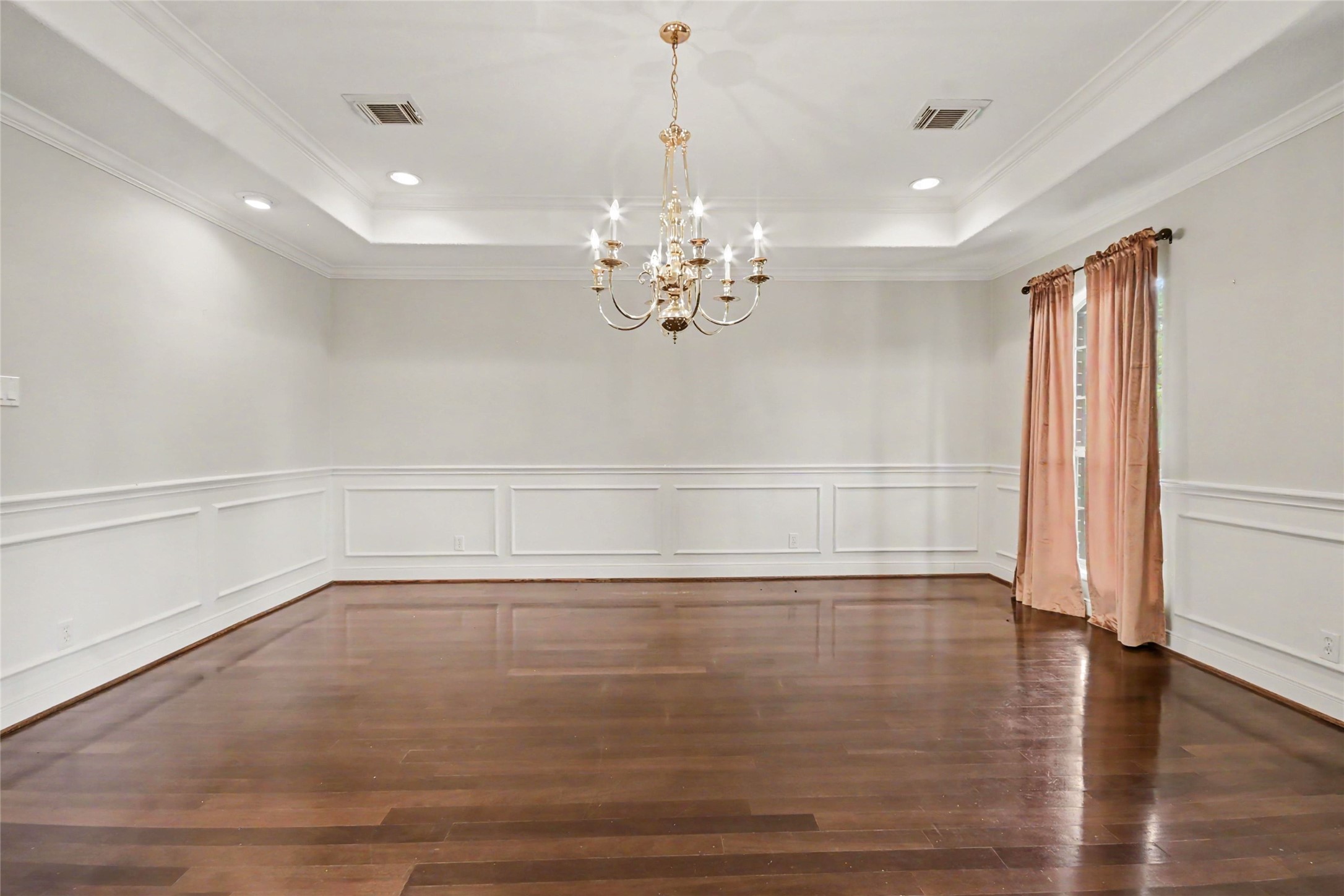 2275 Washington Avenue Property Photo 7