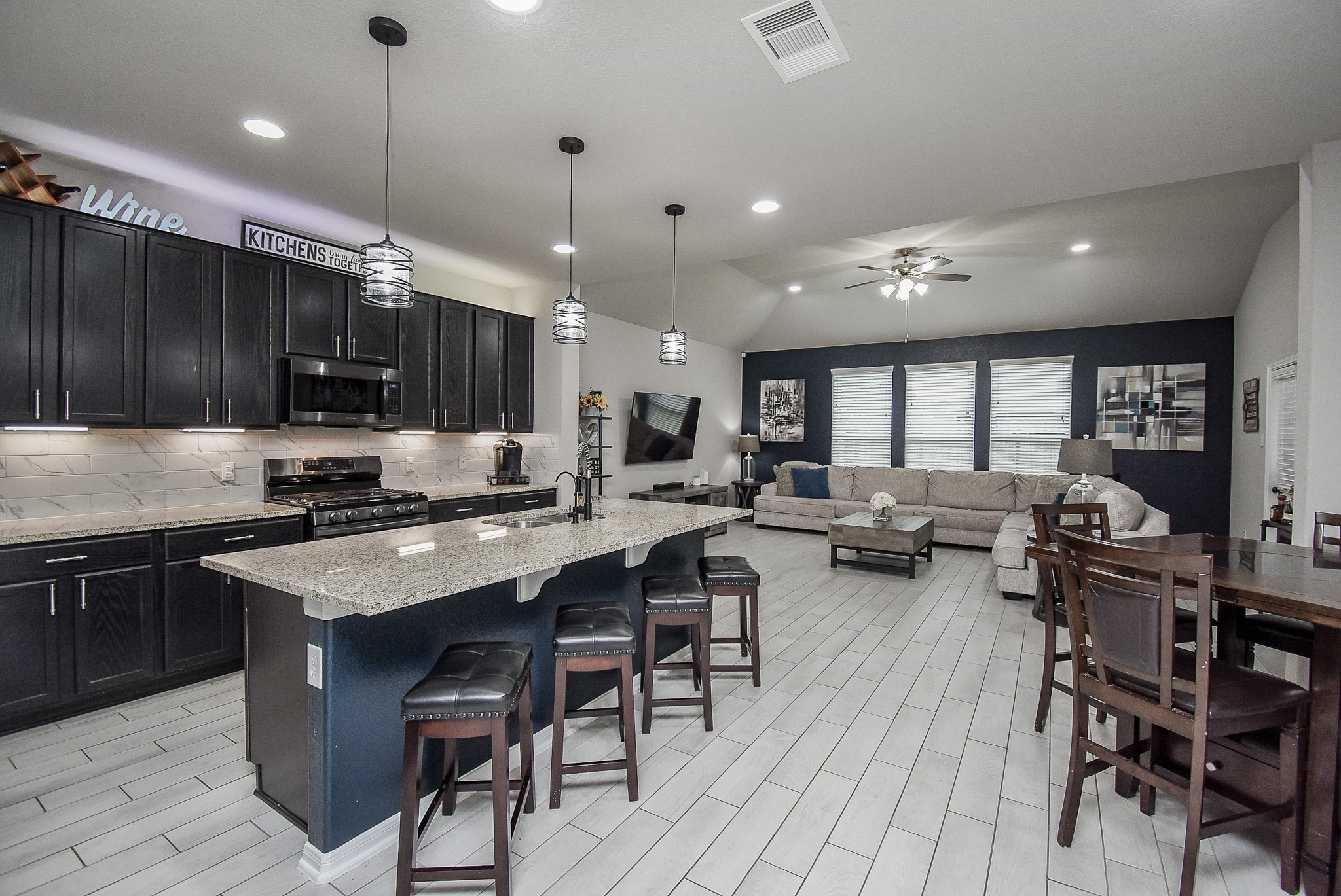 8822 Cabin Loft Lane Property Photo 1