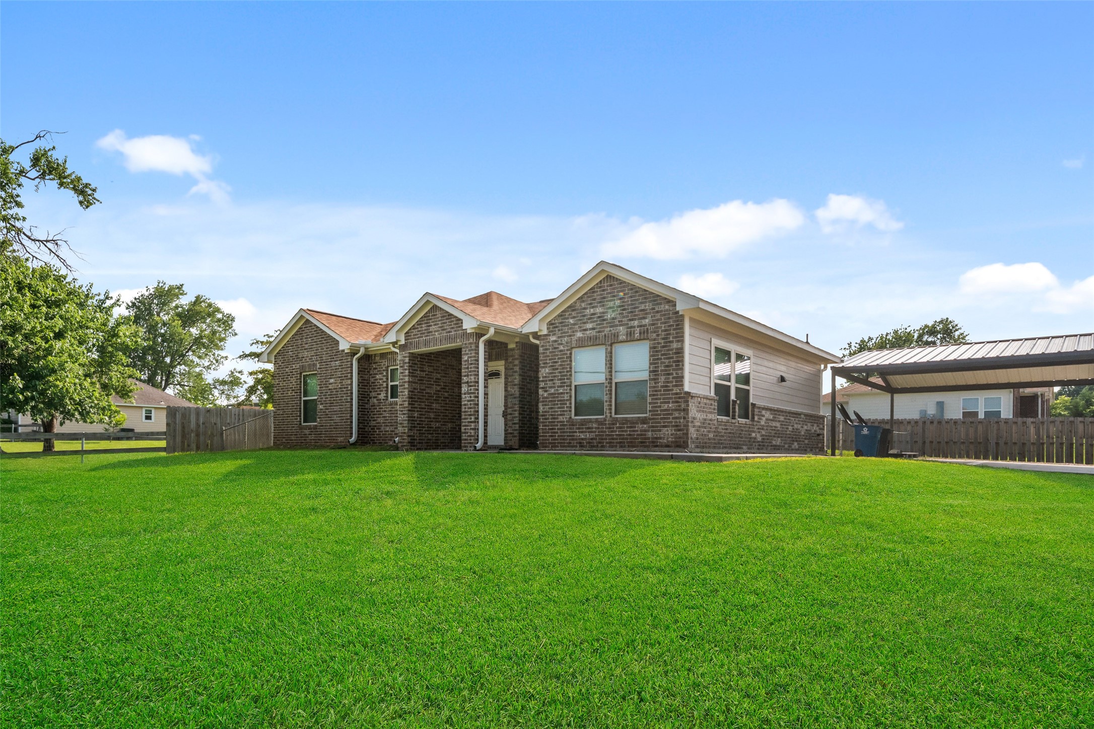 14103 Overstreet Drive Property Photo 3