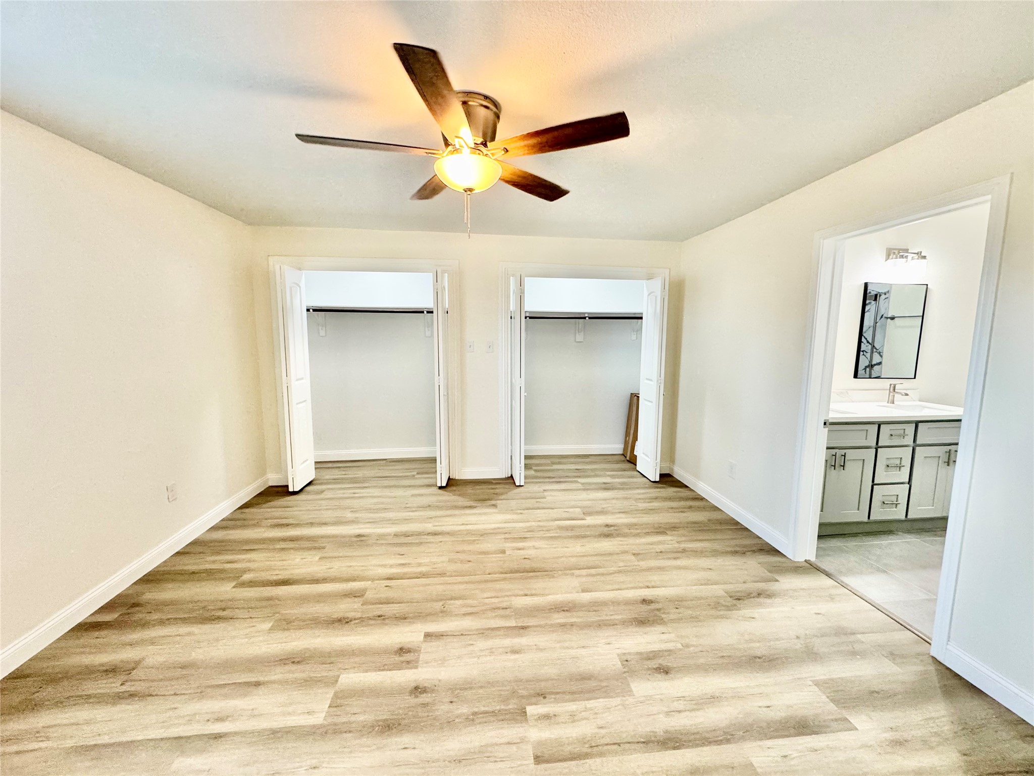 5127 Avenue L A Property Photo 9