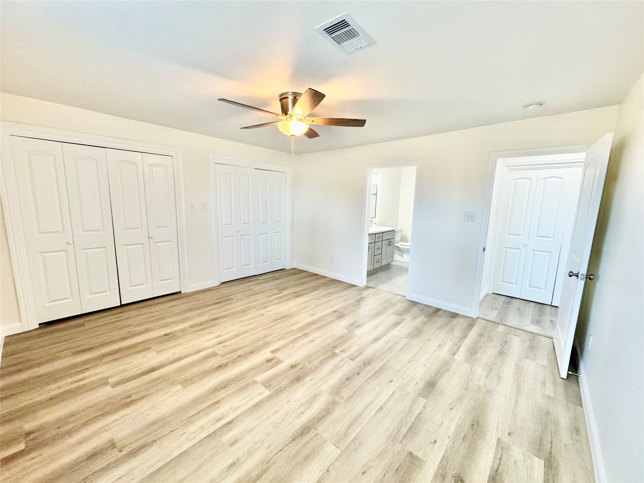5127 Avenue L A Property Photo 10