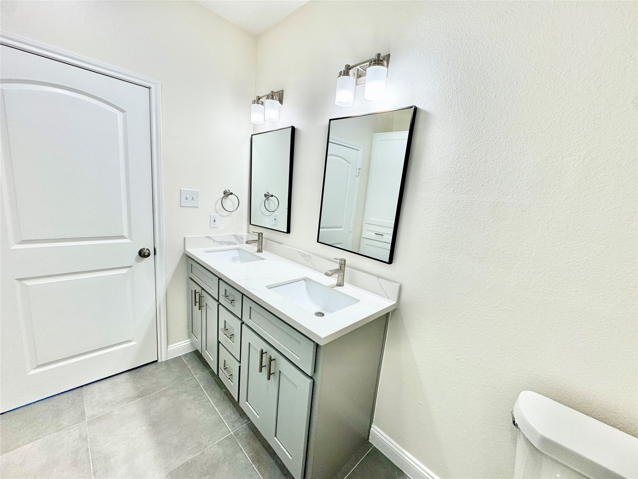 5127 Avenue L A Property Photo 13