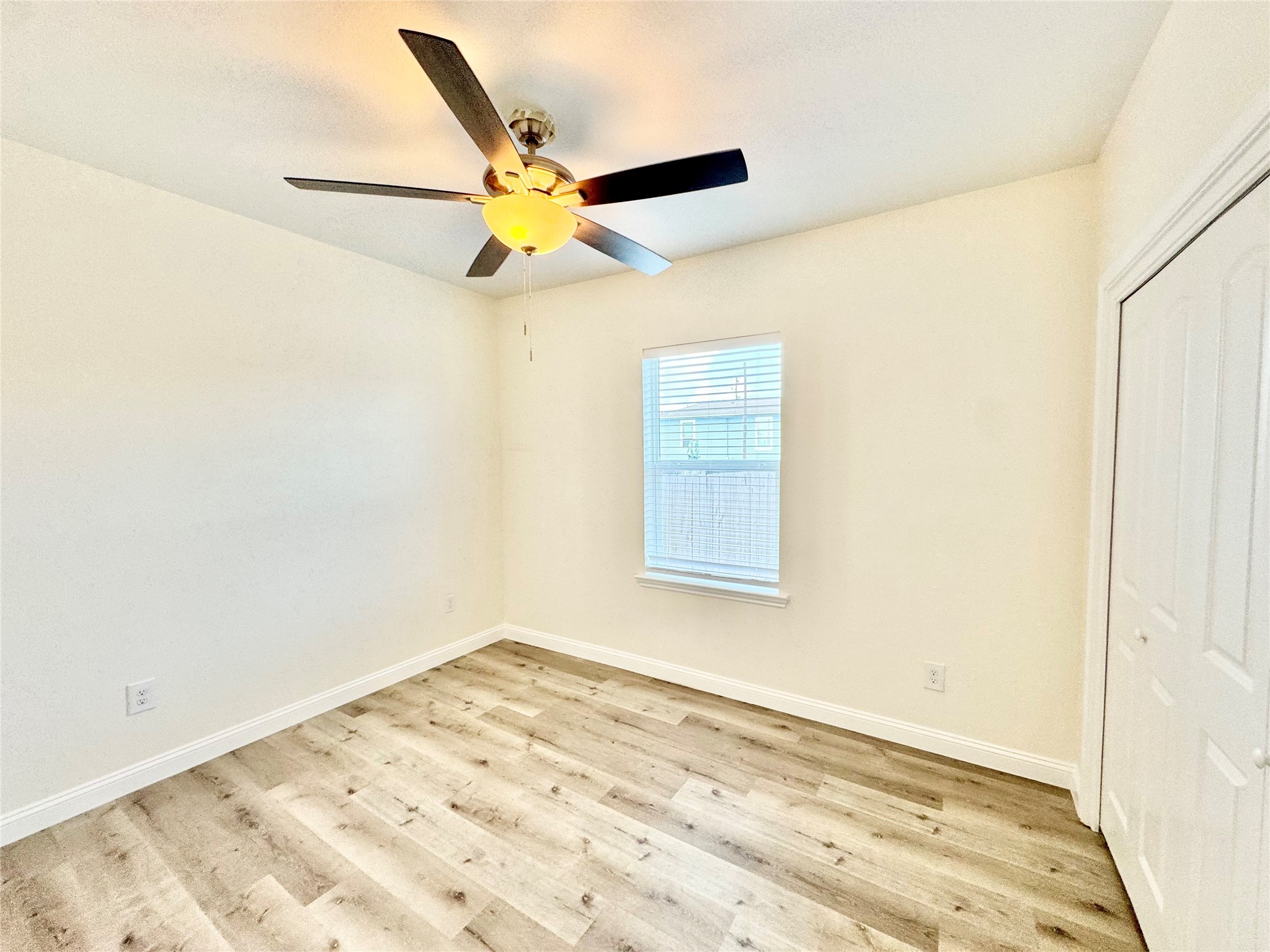 5127 Avenue L A Property Photo 16