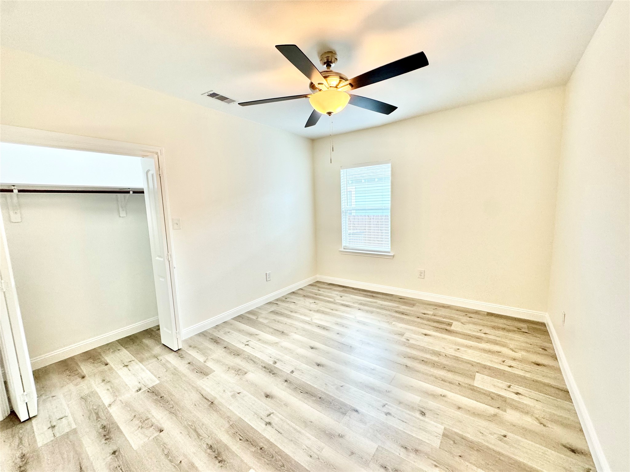 5127 Avenue L A Property Photo 23
