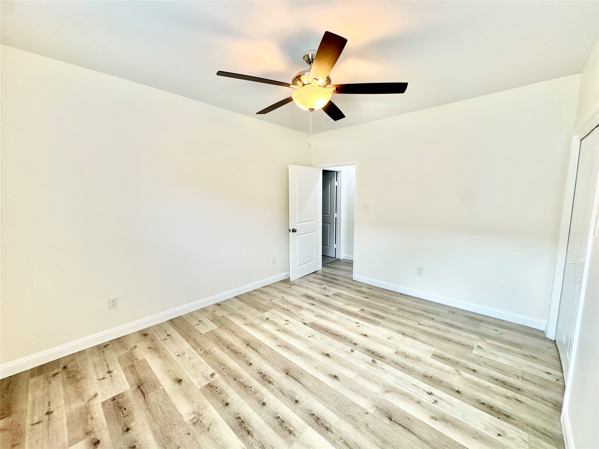 5127 Avenue L A Property Photo 24