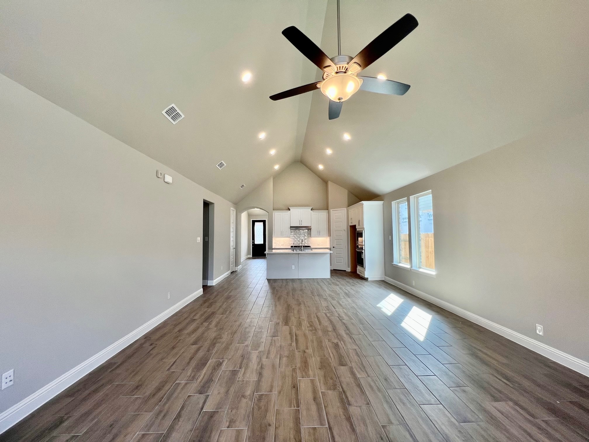 9503 Crescent Mill Drive Property Photo 3