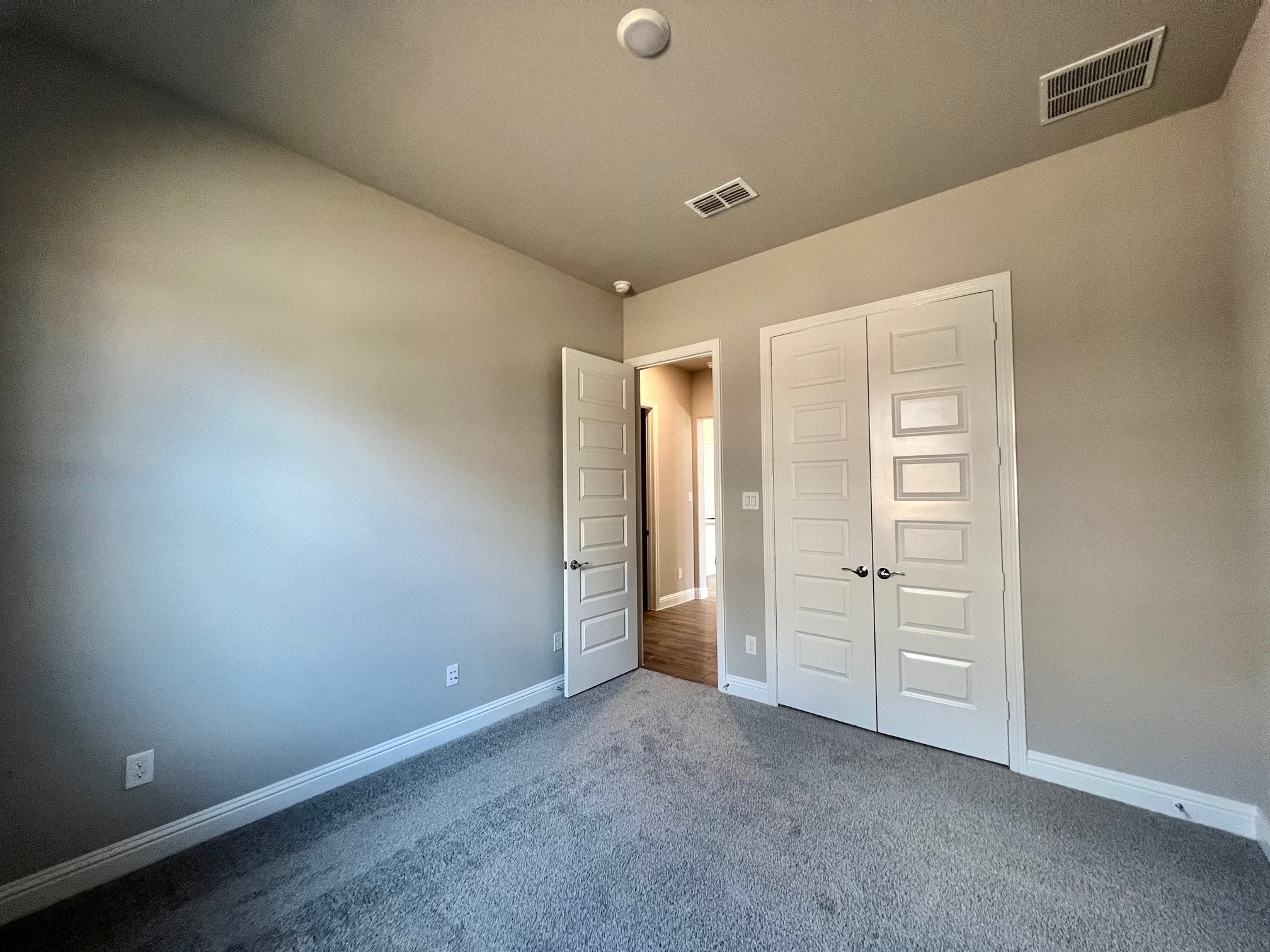 9503 Crescent Mill Drive Property Photo 15
