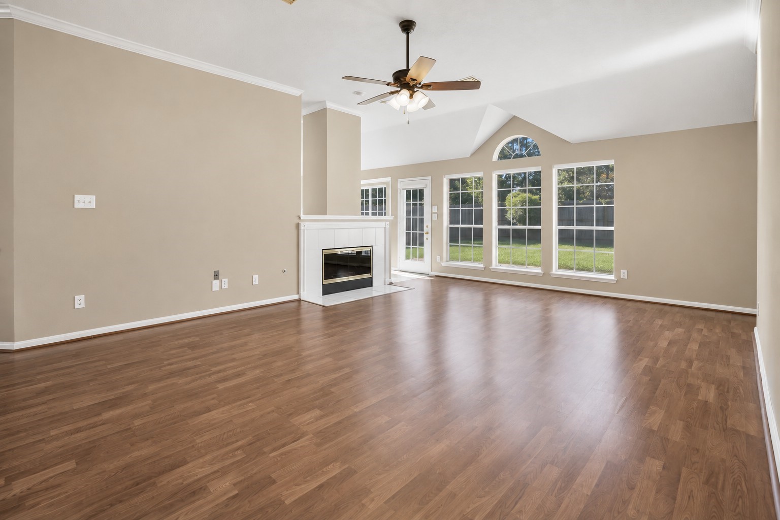 1602 Summer Rain Drive Property Photo 8