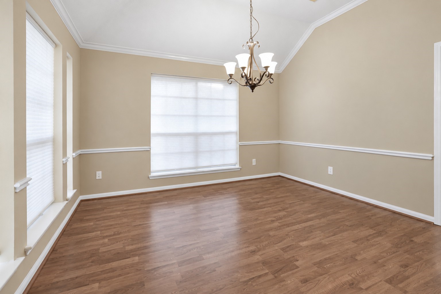 1602 Summer Rain Drive Property Photo 12