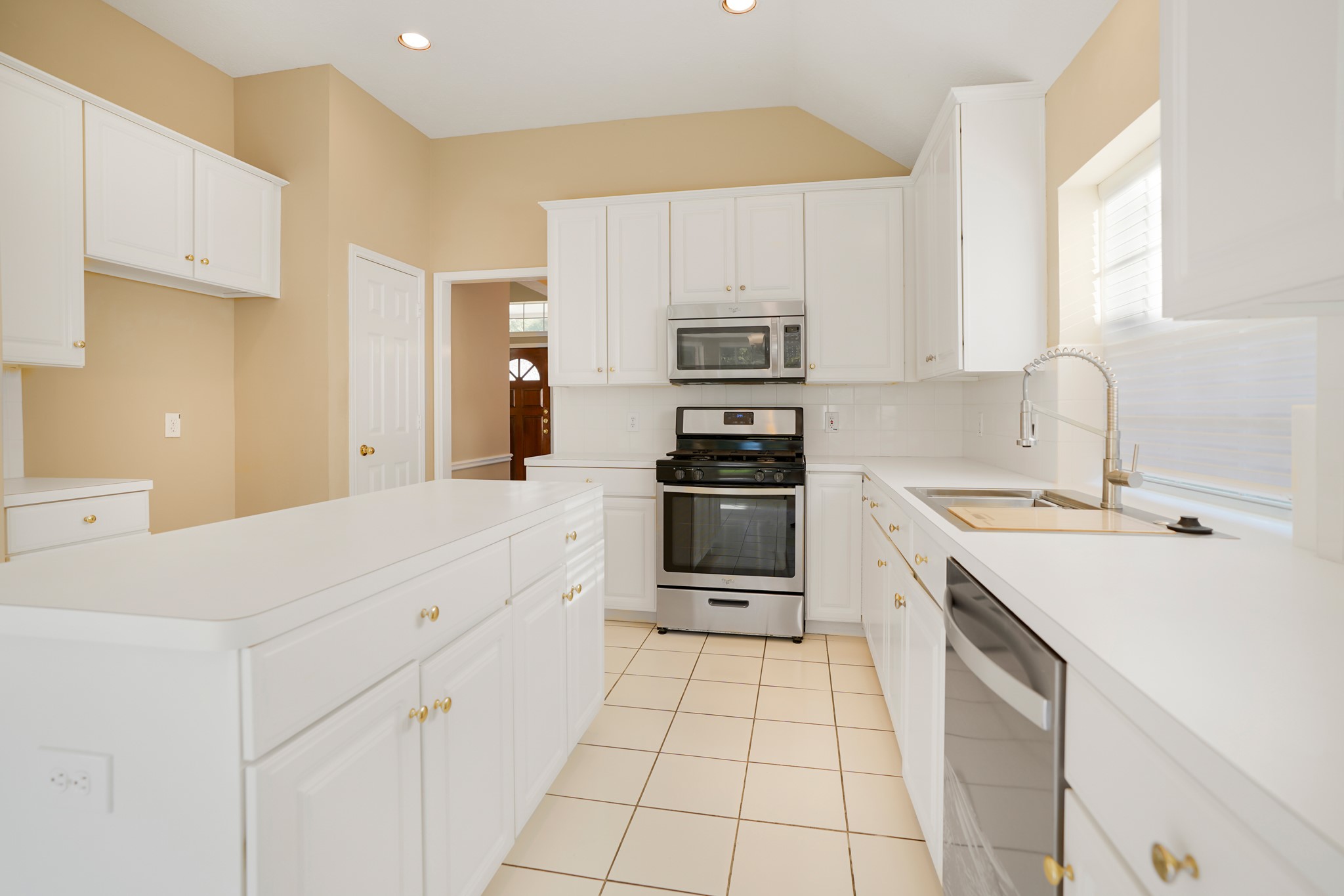 1602 Summer Rain Drive Property Photo 15