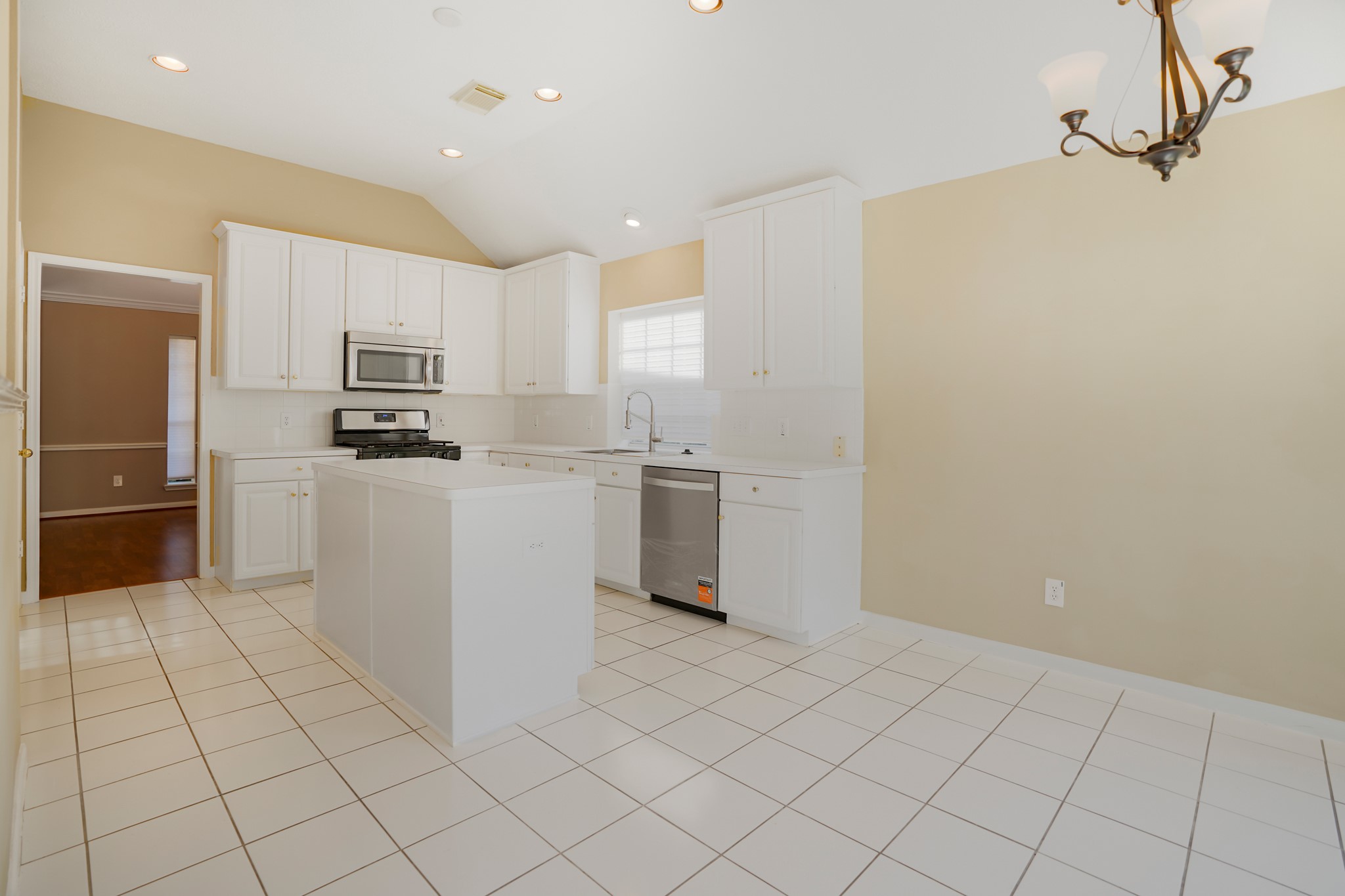 1602 Summer Rain Drive Property Photo 16
