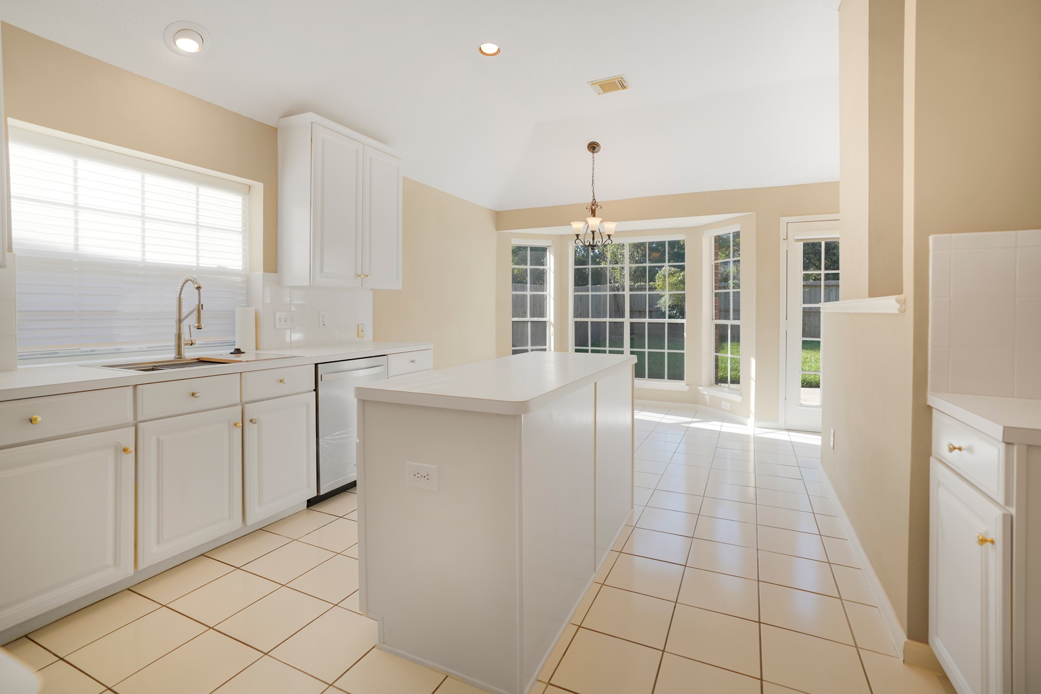 1602 Summer Rain Drive Property Photo 18