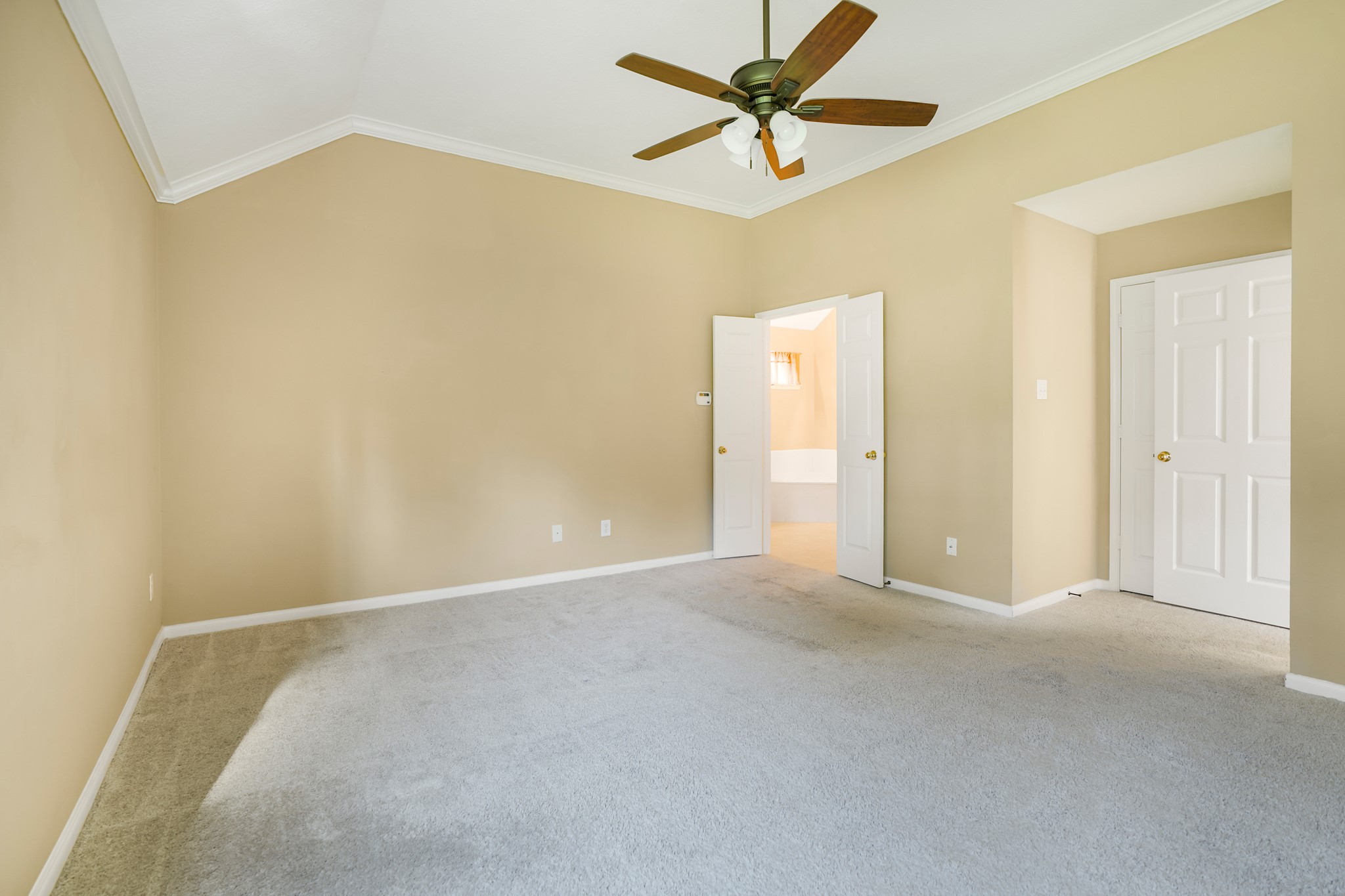 1602 Summer Rain Drive Property Photo 19