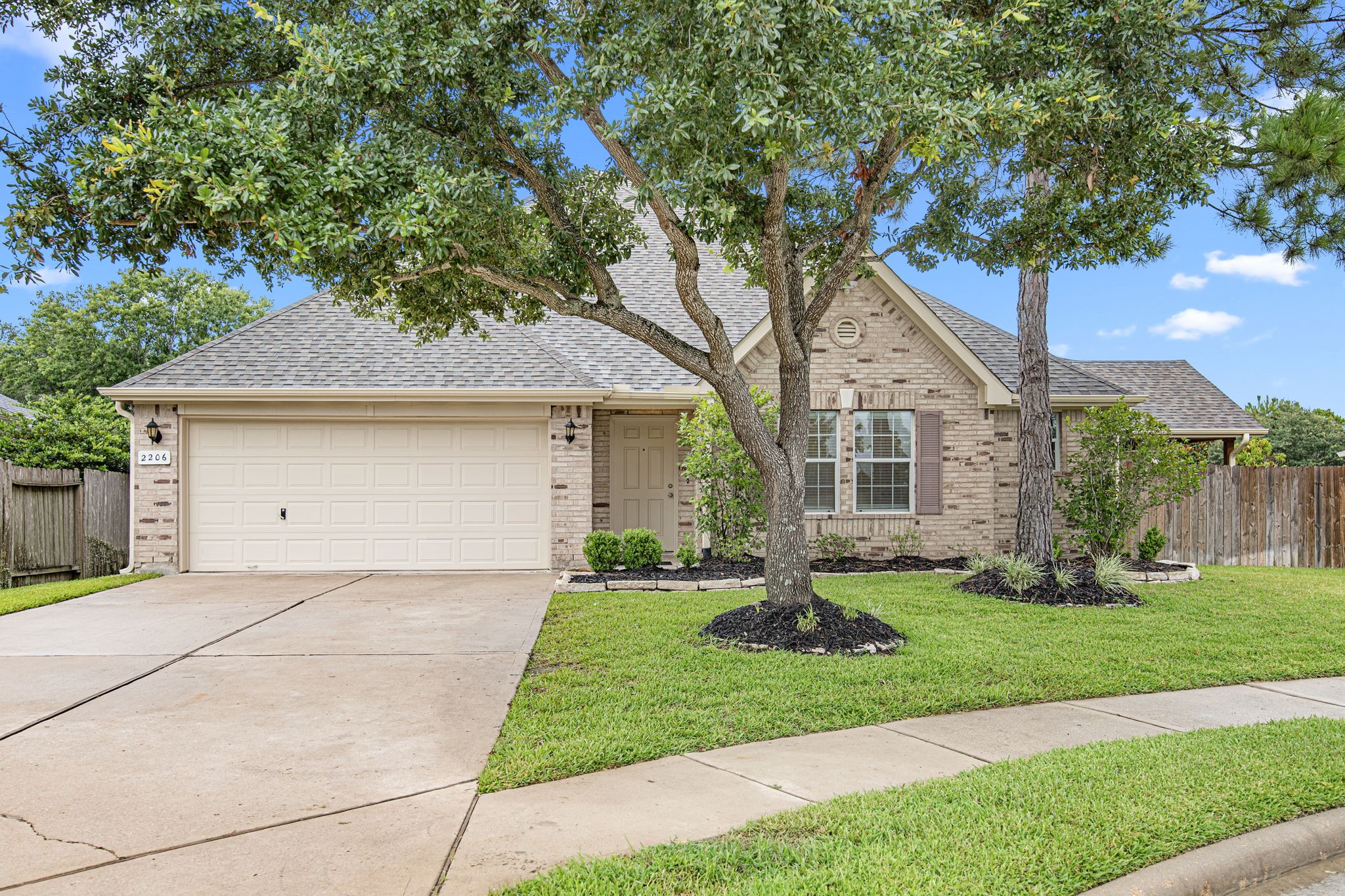 2206 Hollow Bloom Lane Property Photo 1