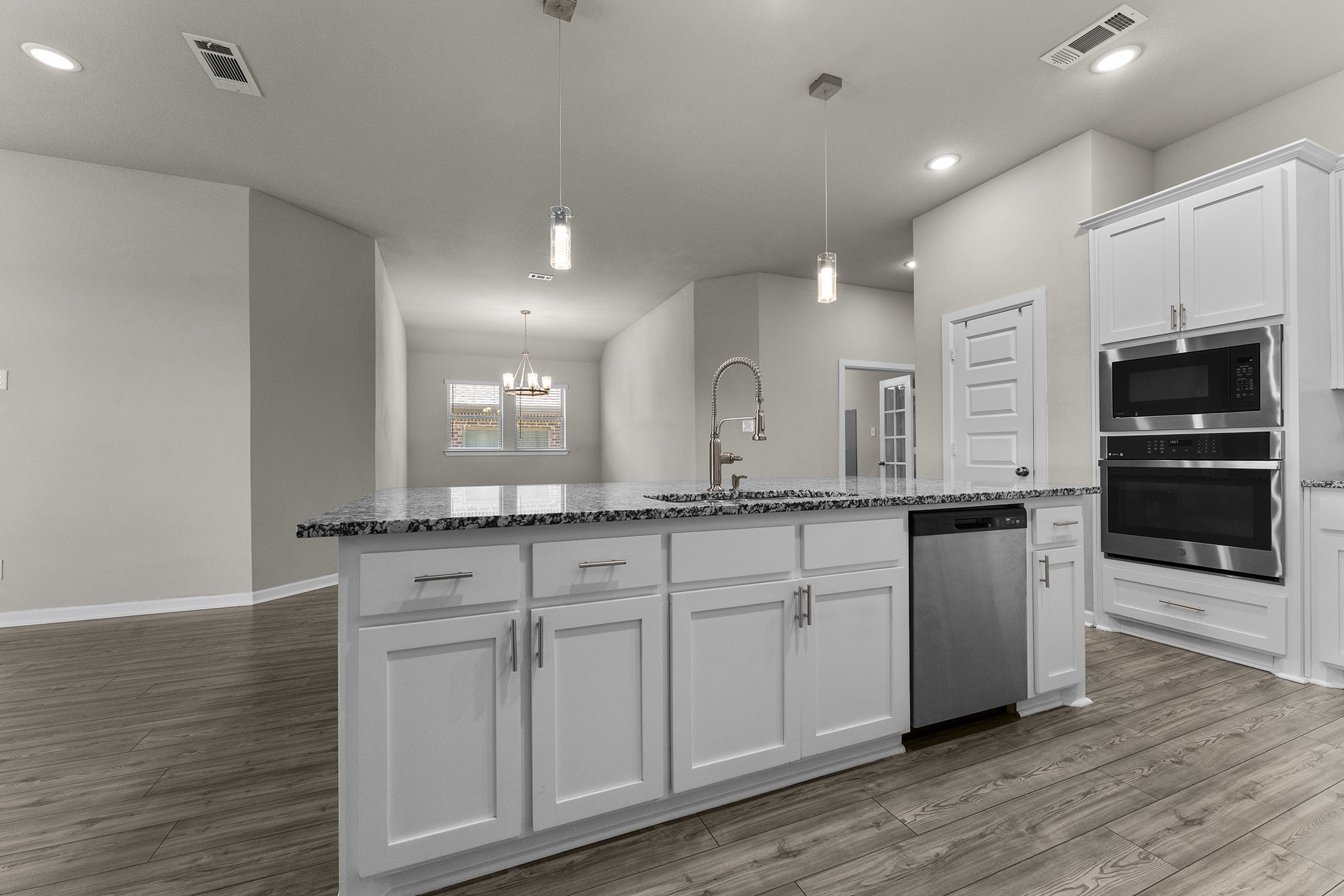 102 Camelia Street Property Photo 10