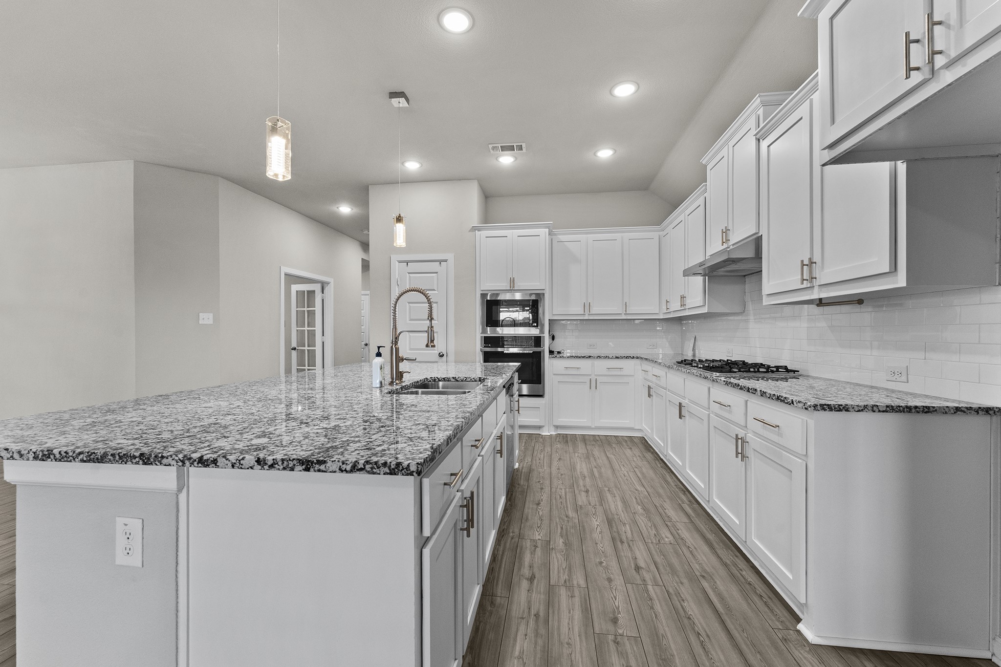 102 Camelia Street Property Photo 11