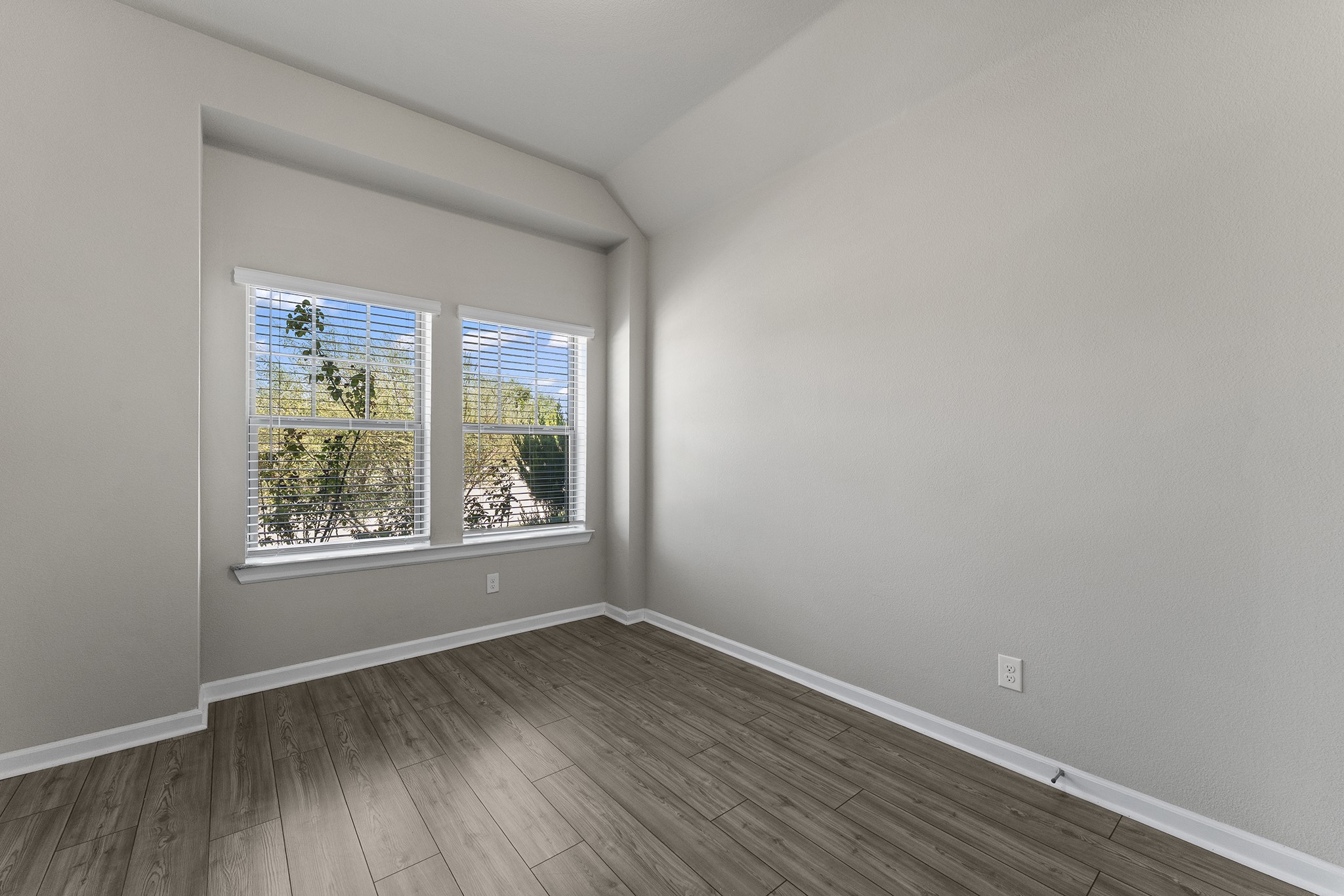 102 Camelia Street Property Photo 19