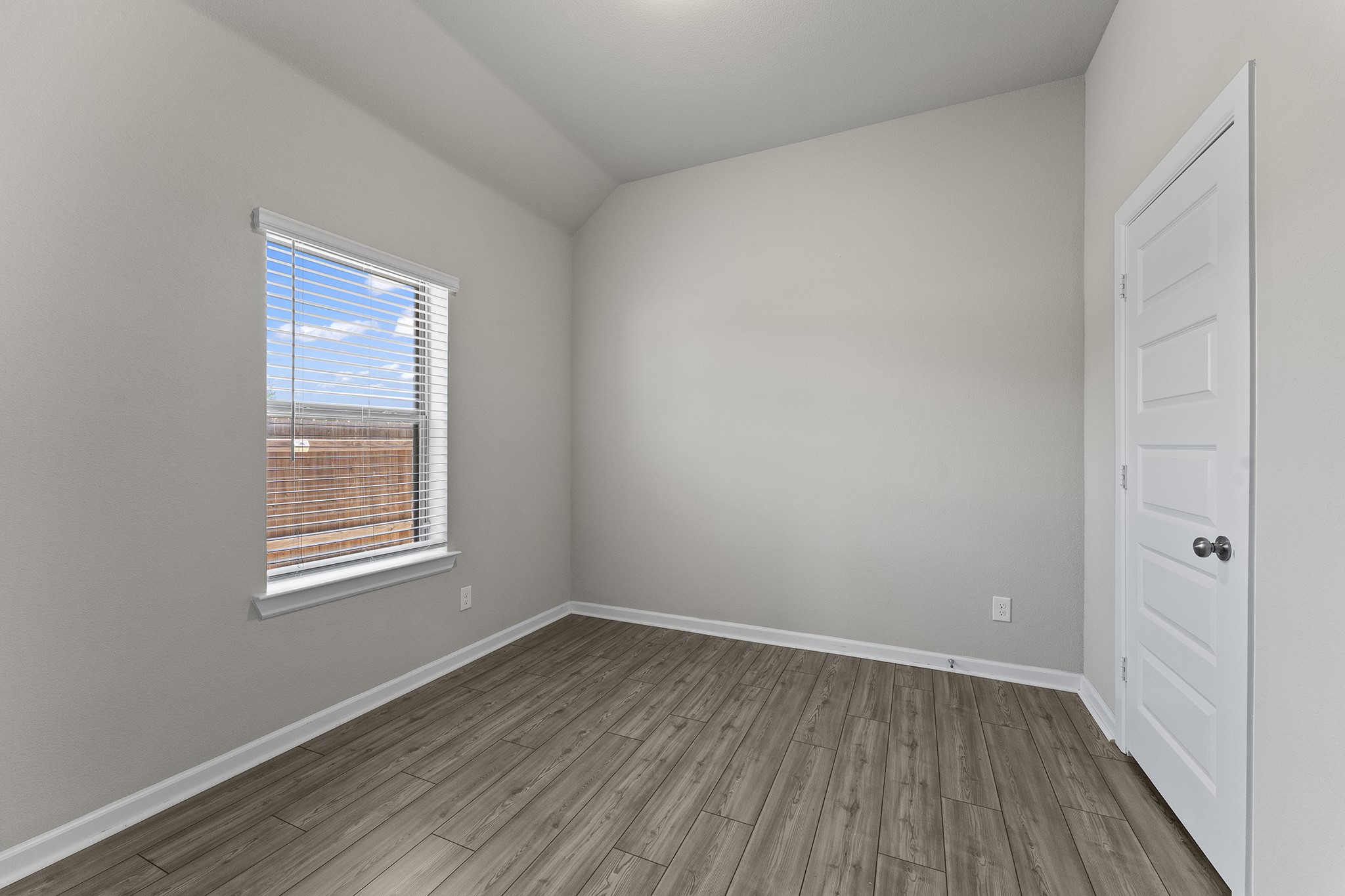 102 Camelia Street Property Photo 27