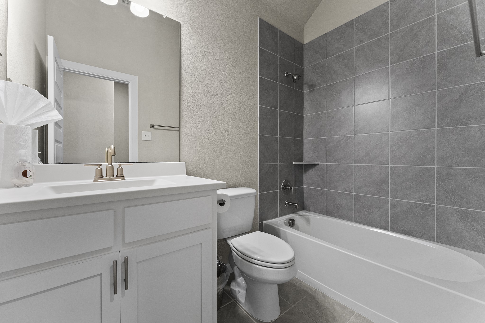 102 Camelia Street Property Photo 32