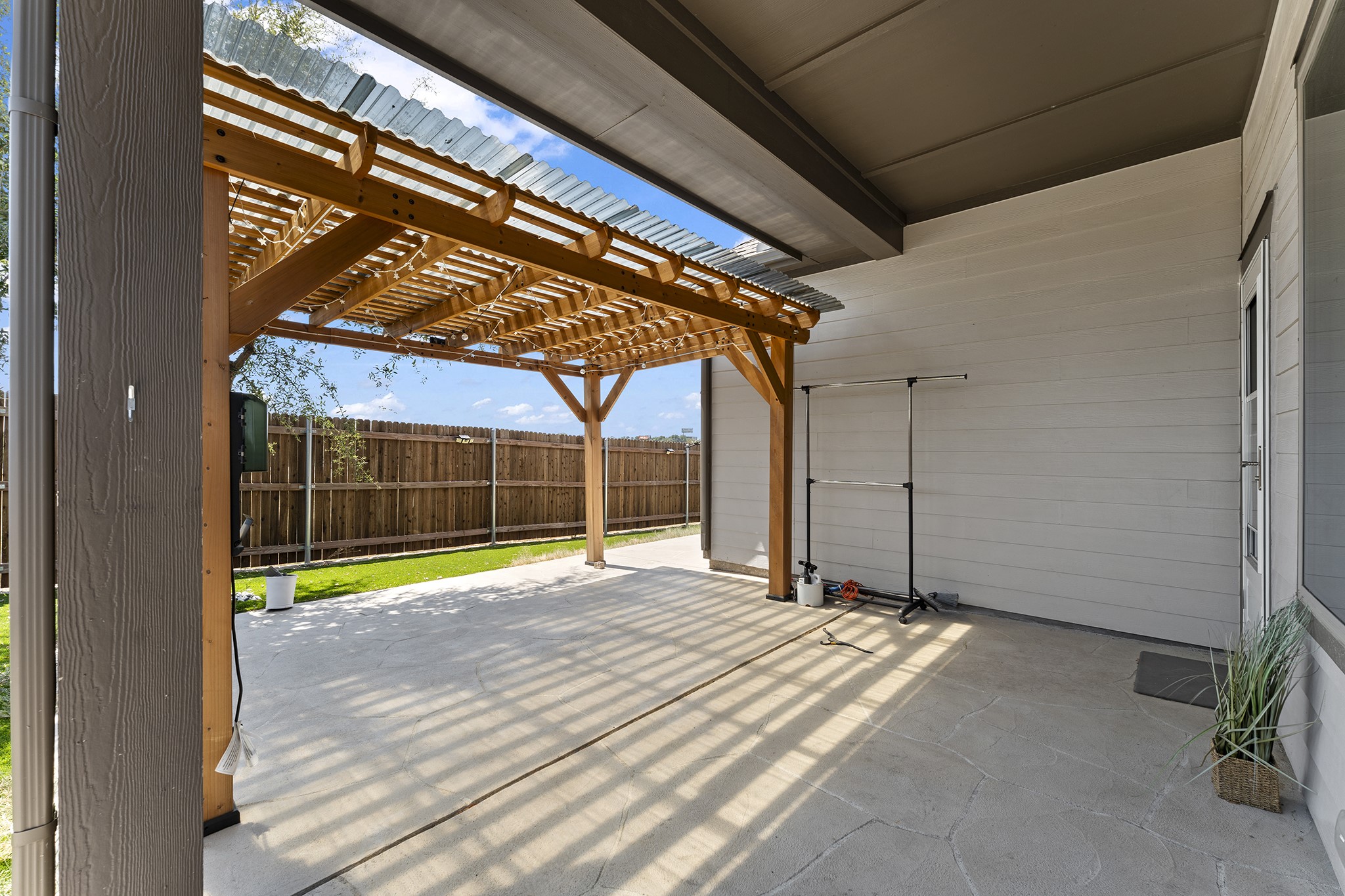 102 Camelia Street Property Photo 39
