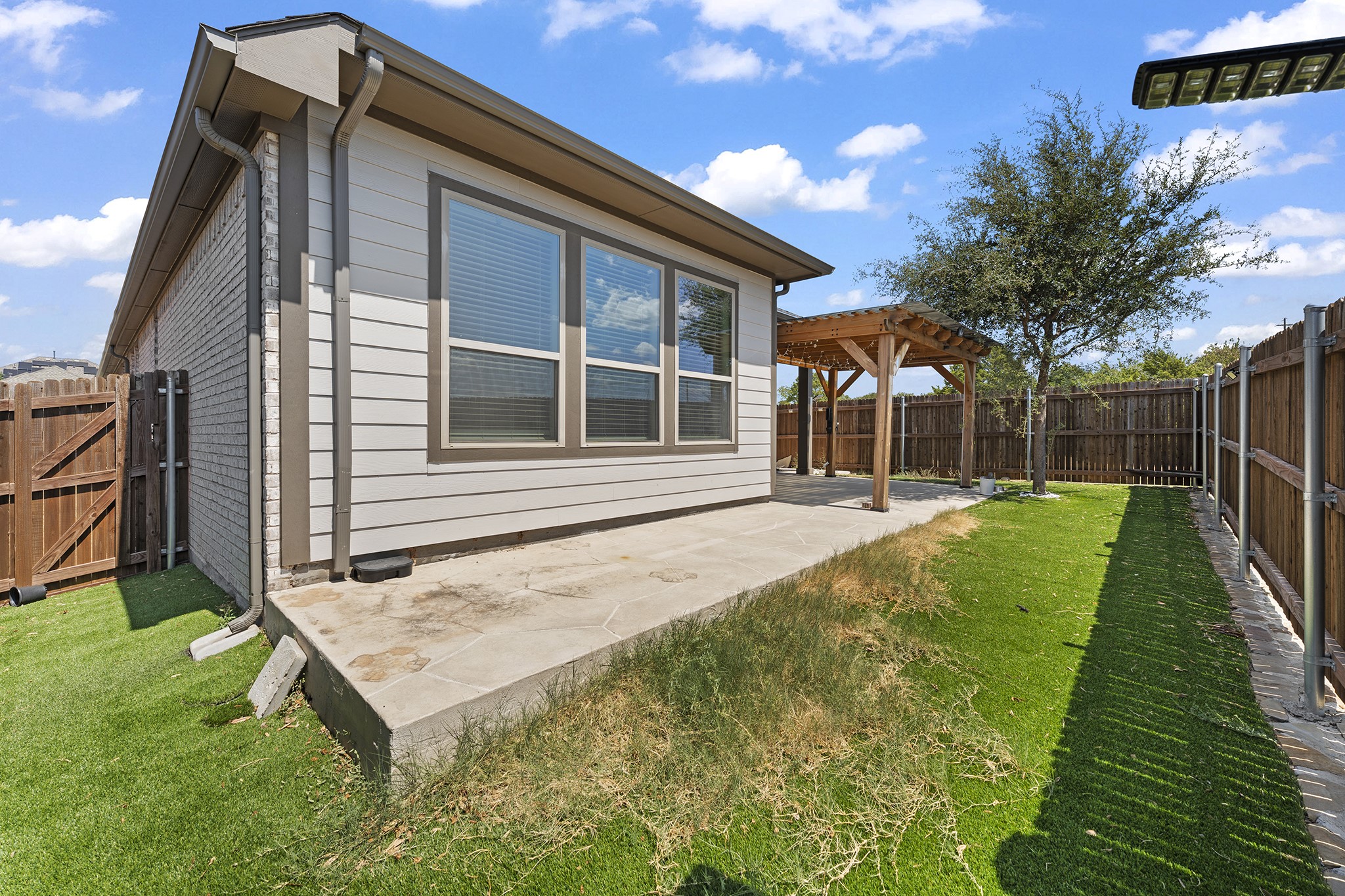 102 Camelia Street Property Photo 41