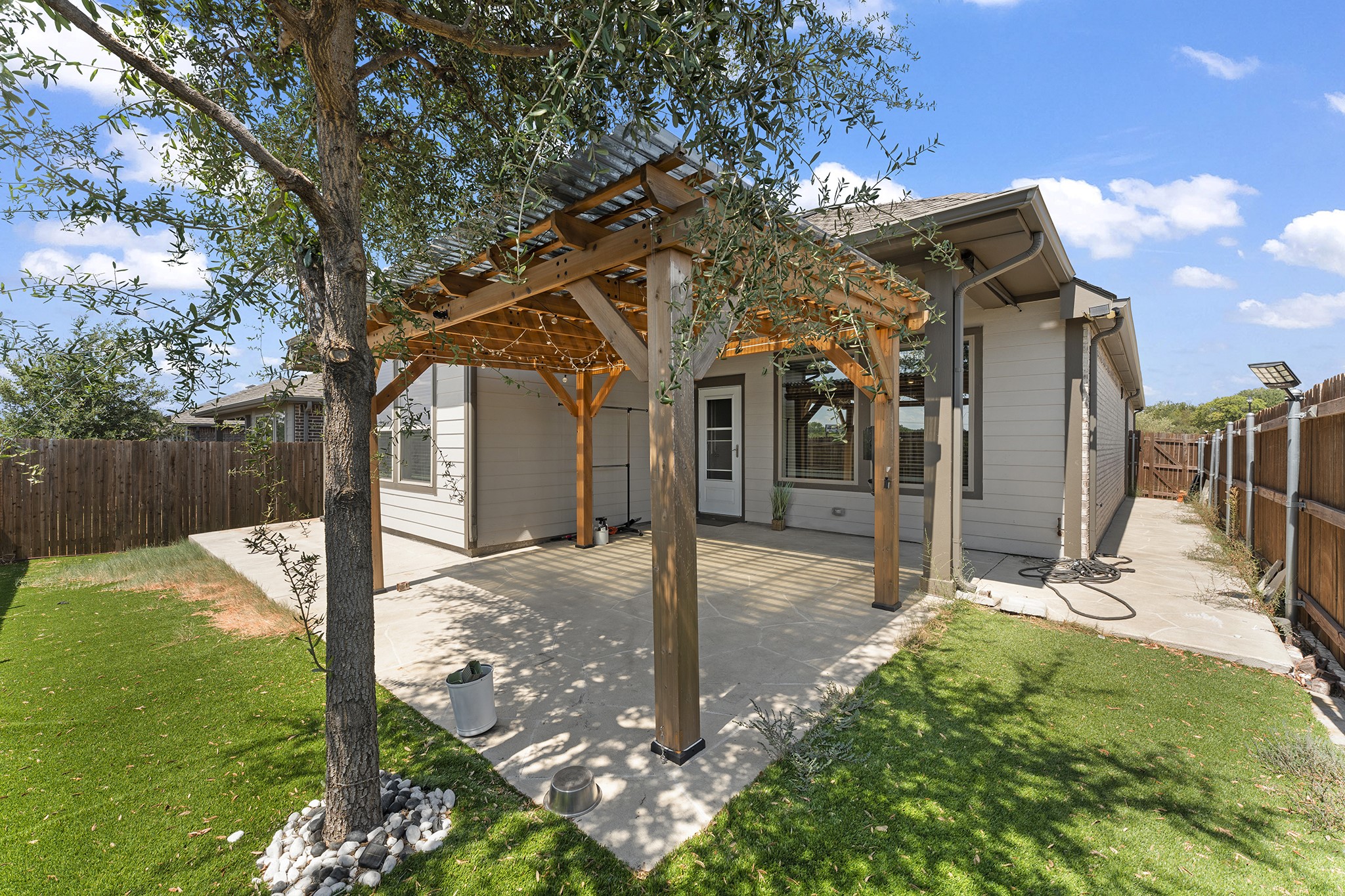 102 Camelia Street Property Photo 43