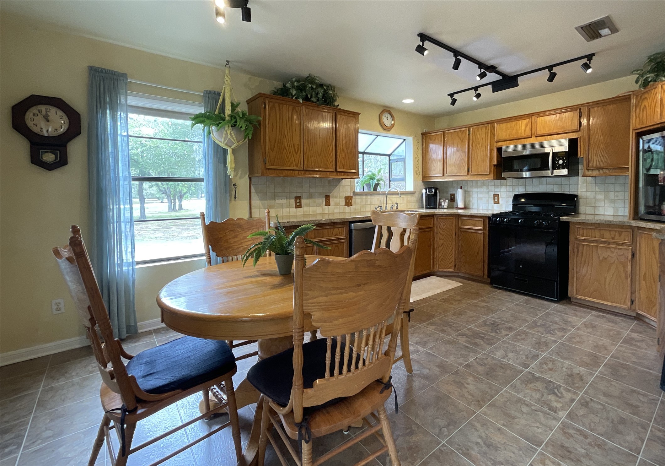 36711 Custer Road Property Photo 13