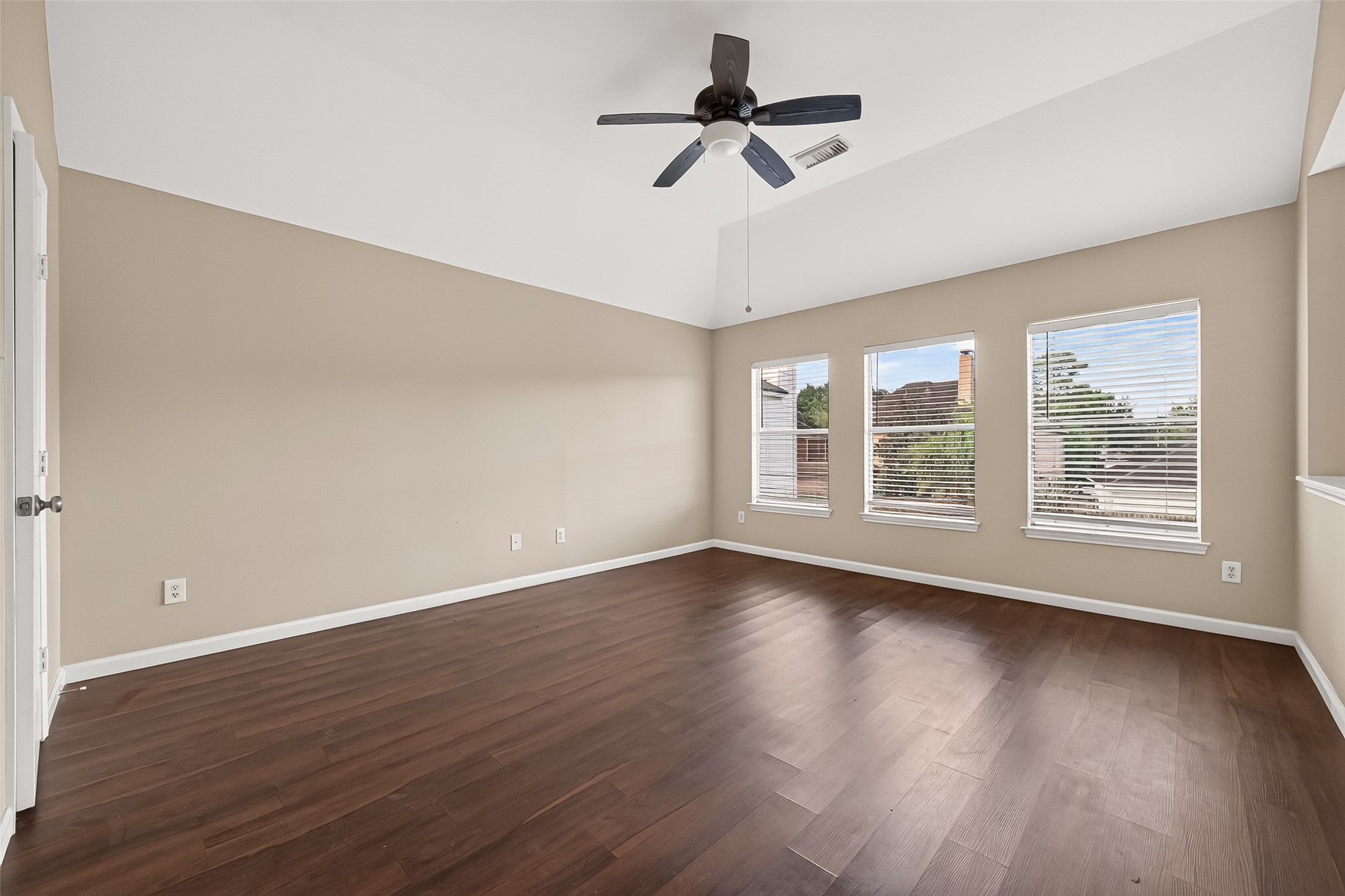 2215 Alberton Lane Property Photo 20