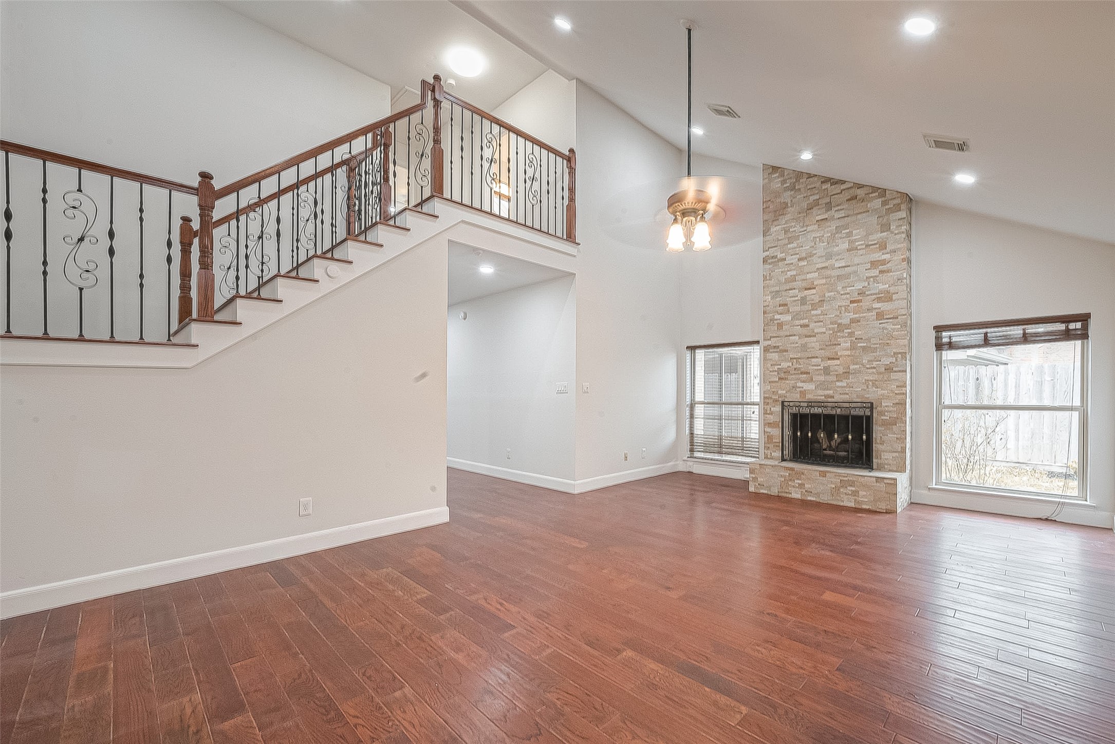12127 Carriage Hill Drive Property Photo 3