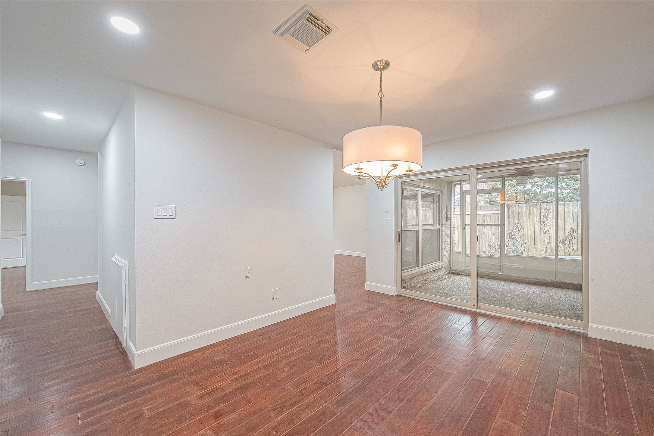 12127 Carriage Hill Drive Property Photo 8