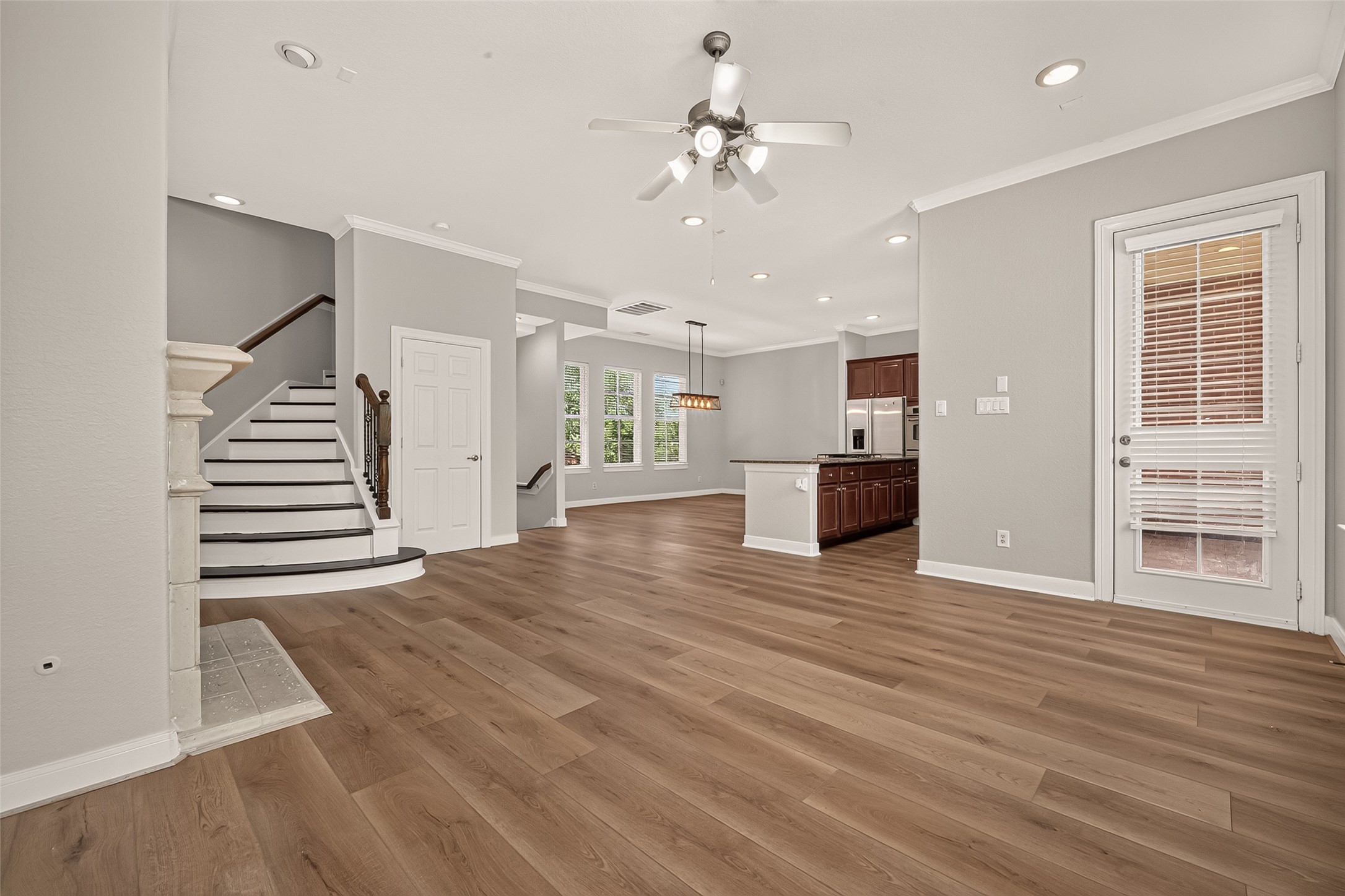 38 Shell Port Square Property Photo 11