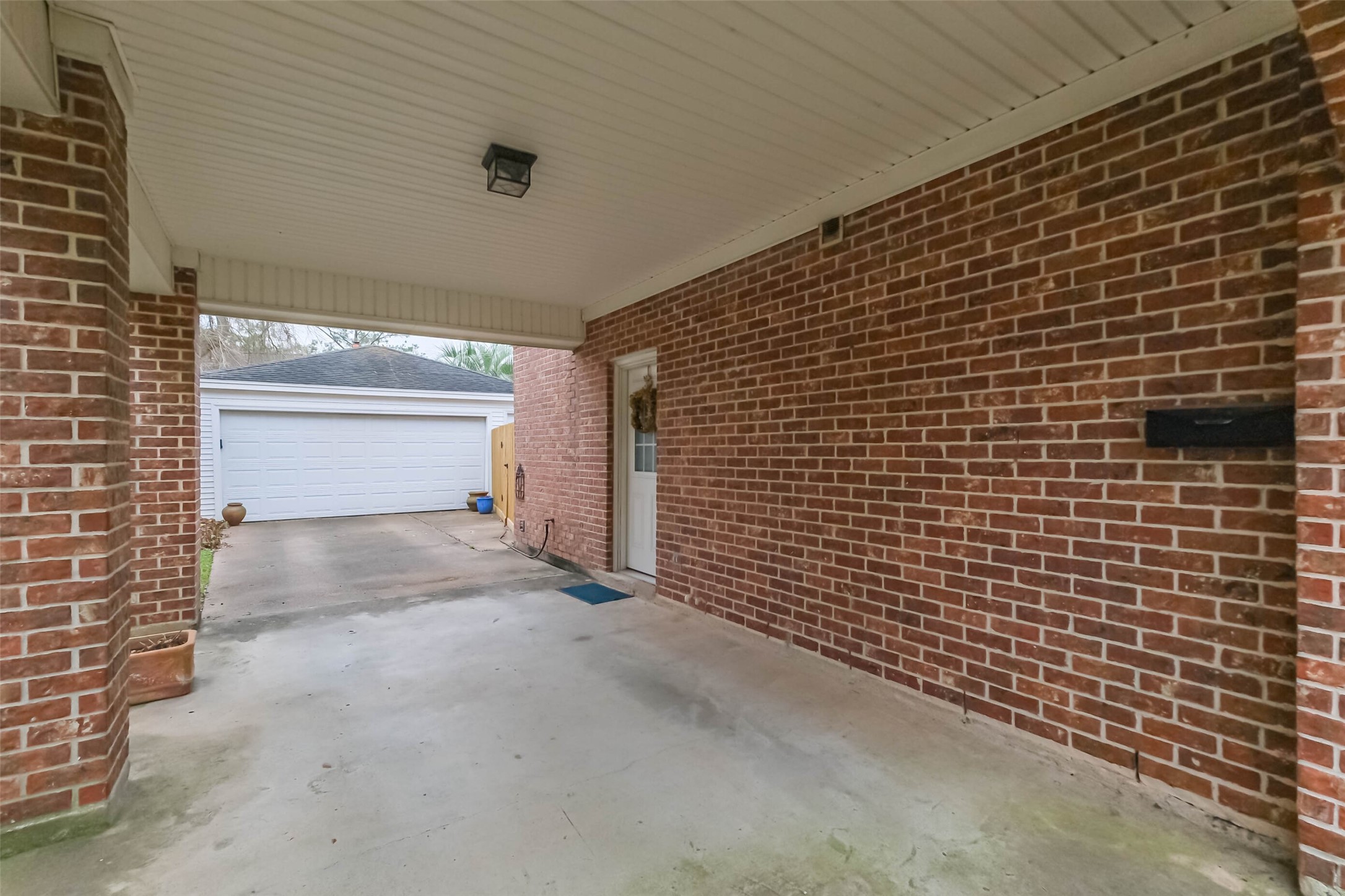 8866 Chelsworth Drive Property Photo 9