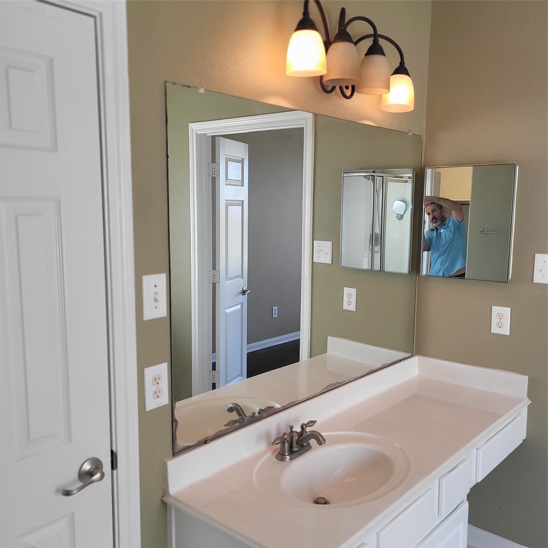 21410 Avalon Queen Drive Property Photo 8