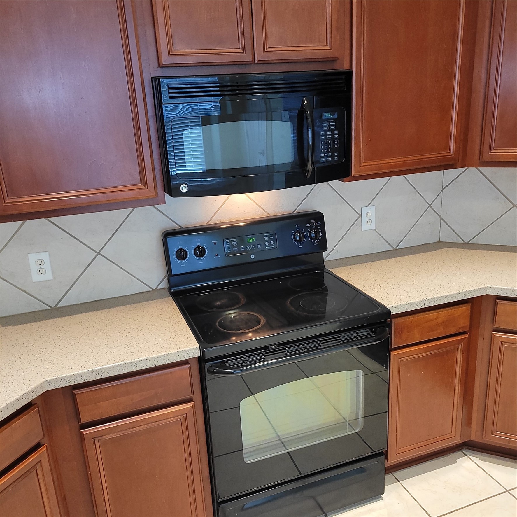 21410 Avalon Queen Drive Property Photo 15