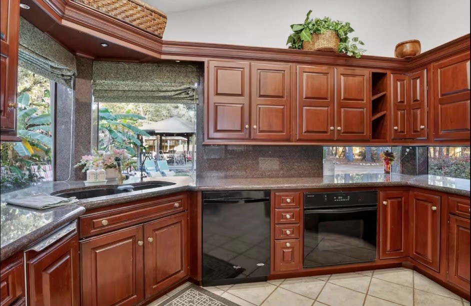 14111 Decker Drive Property Photo 11