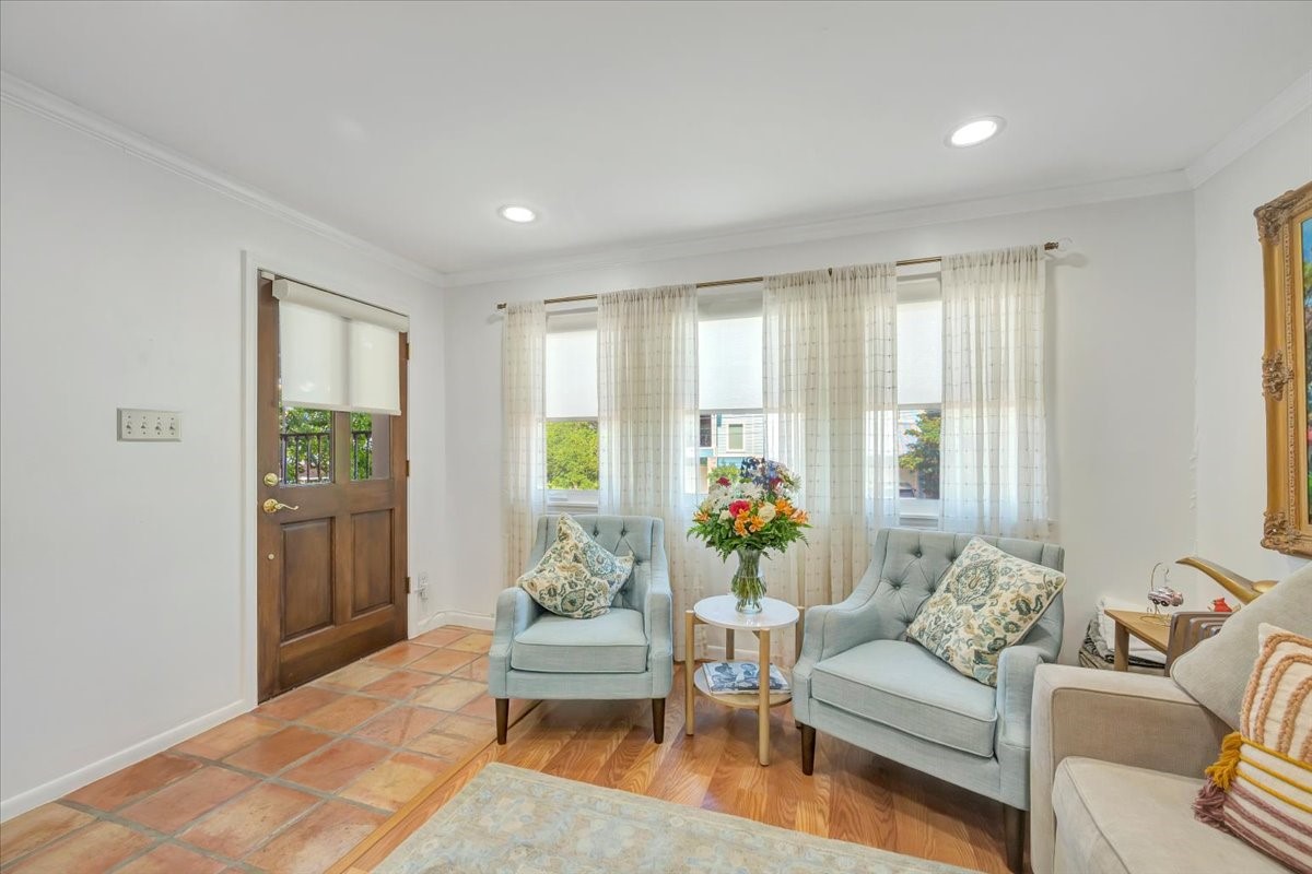 112 Oak Road Property Photo 7