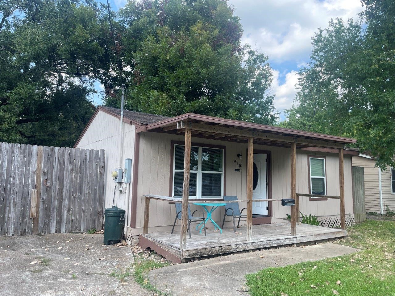 918 Maple Street Property Photo 1